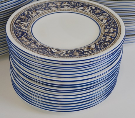 Wedgwood Bone China "Florentine Dark Blue Rim" Six Piece Setting For Seventeen