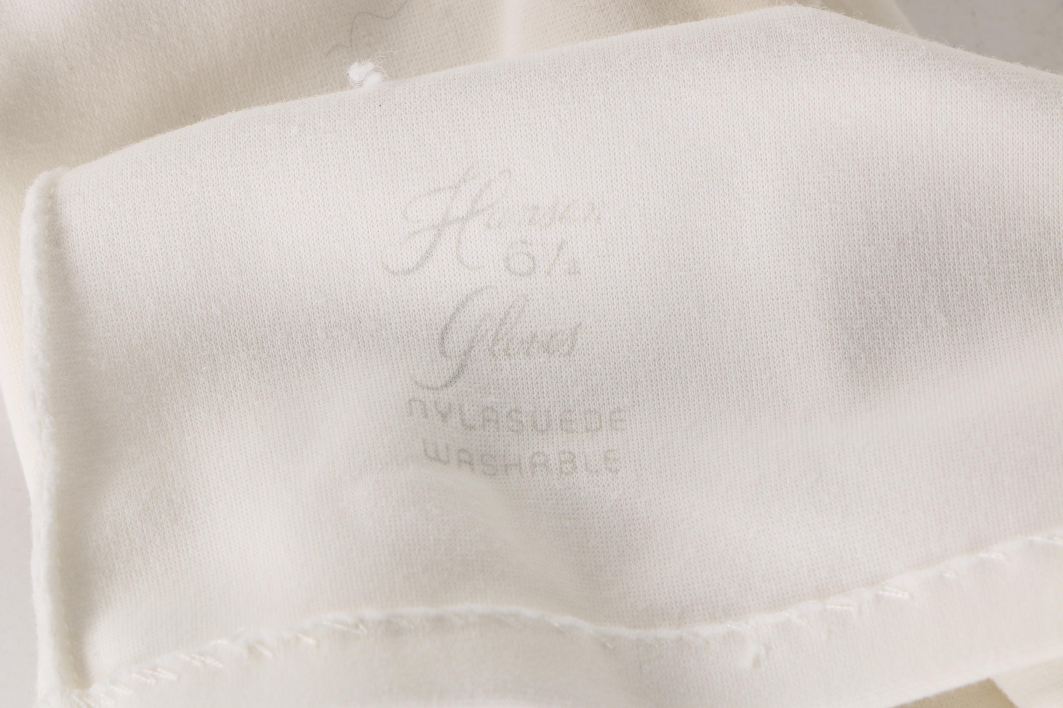 Vera Wang Tulle Wedding Dress with Veil and Gloves