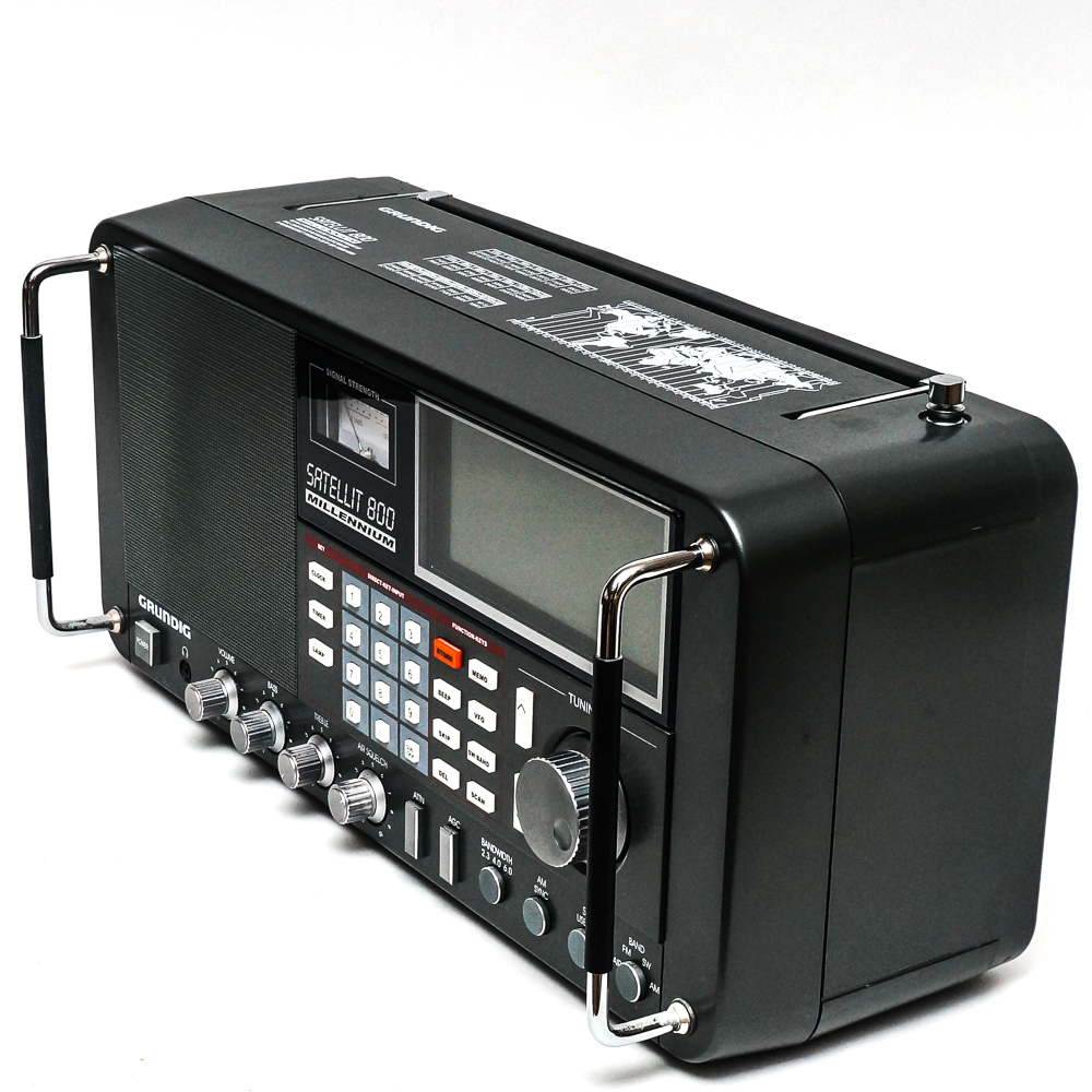 Grundig Satellit 800 Millenium Radio