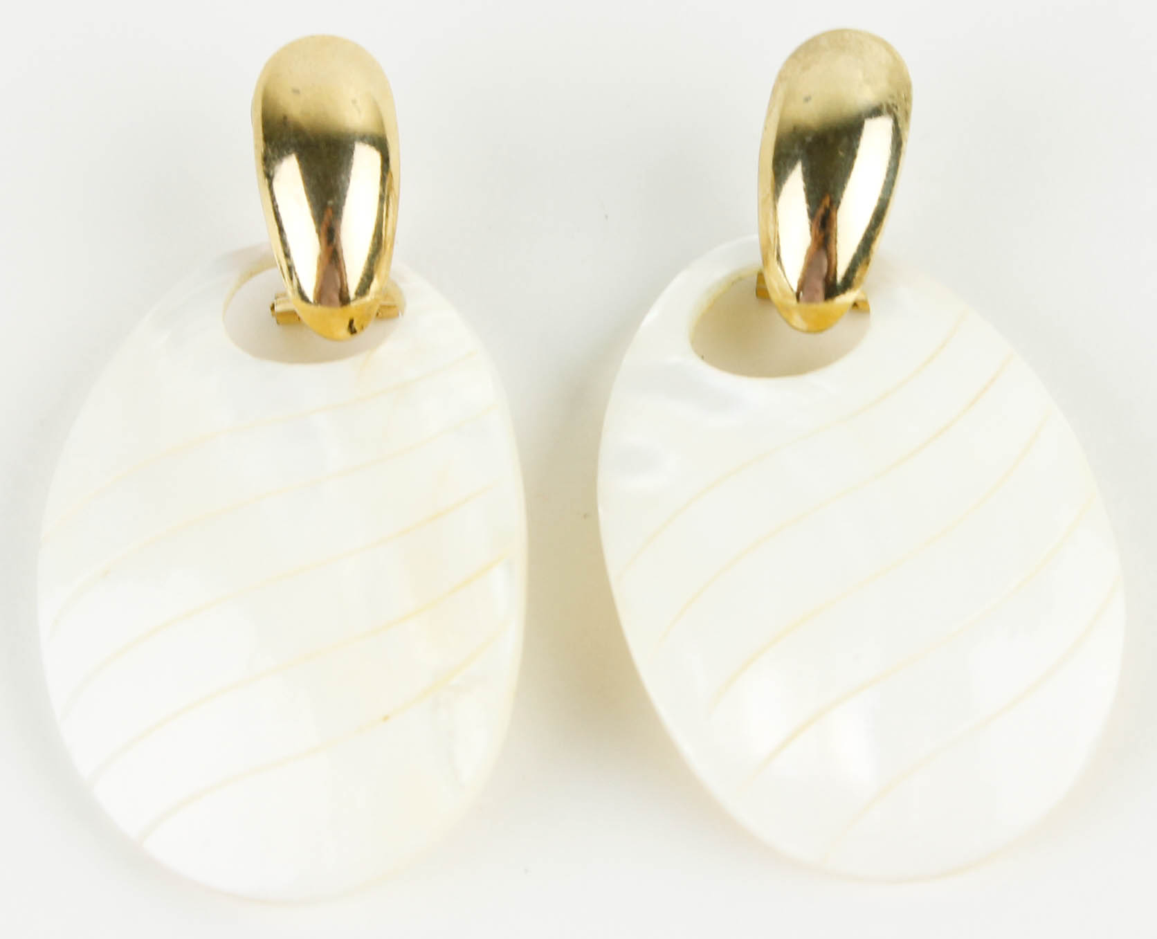 Costume Jewelry and Accessories Featuring Shells
