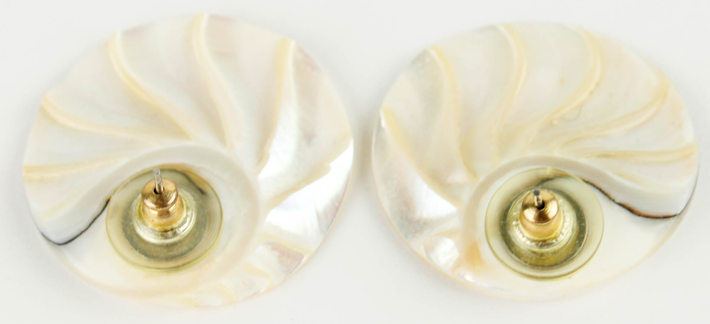 Costume Jewelry and Accessories Featuring Shells