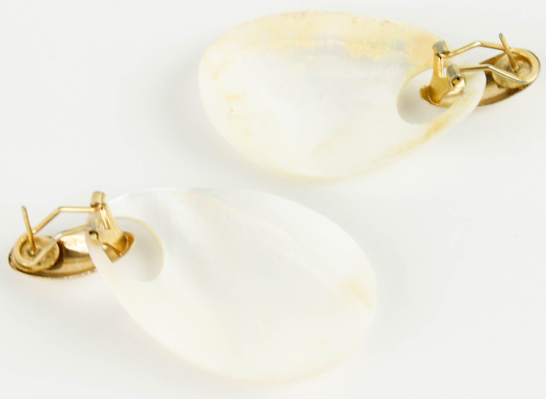Costume Jewelry and Accessories Featuring Shells