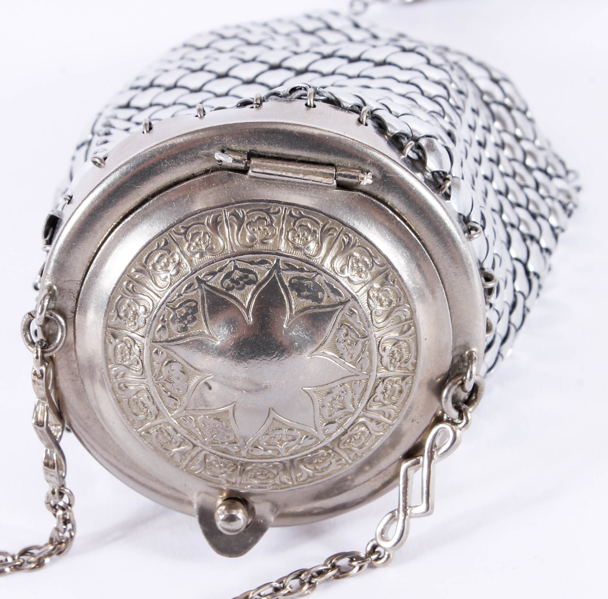 Vintage Silver Tone Metal Mesh Purse