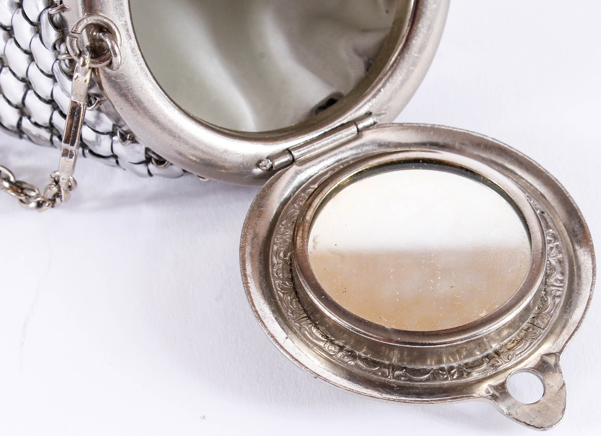 Vintage Silver Tone Metal Mesh Purse