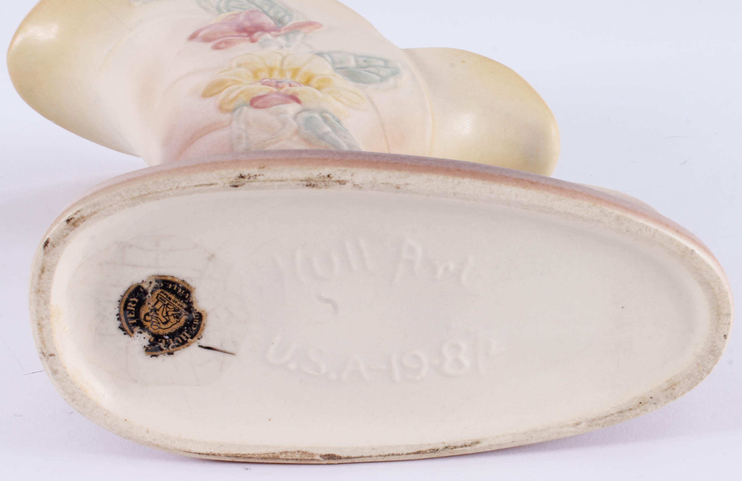 Hull Magnolia Cornucopia Vase