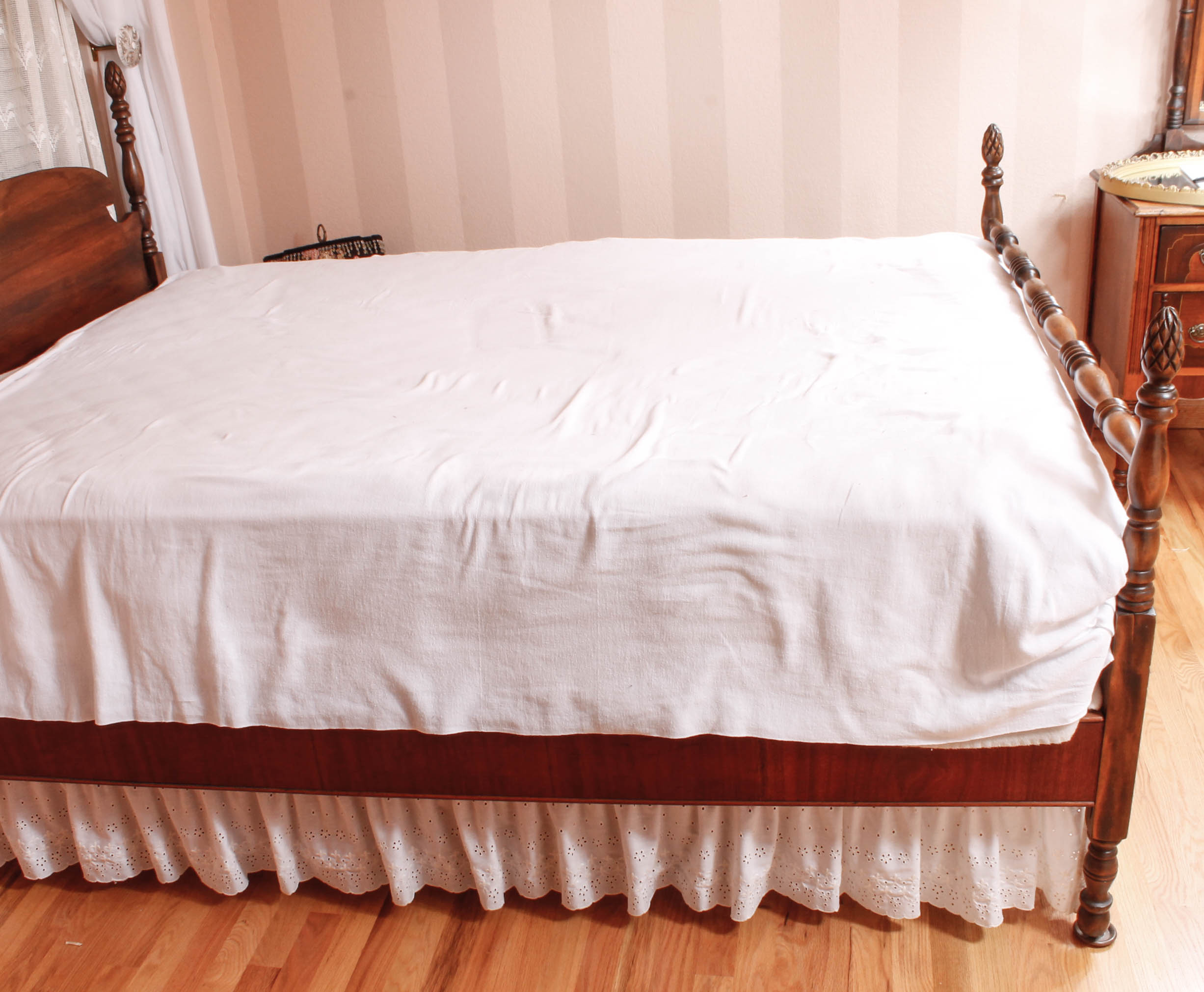Vintage Full-Size Bed