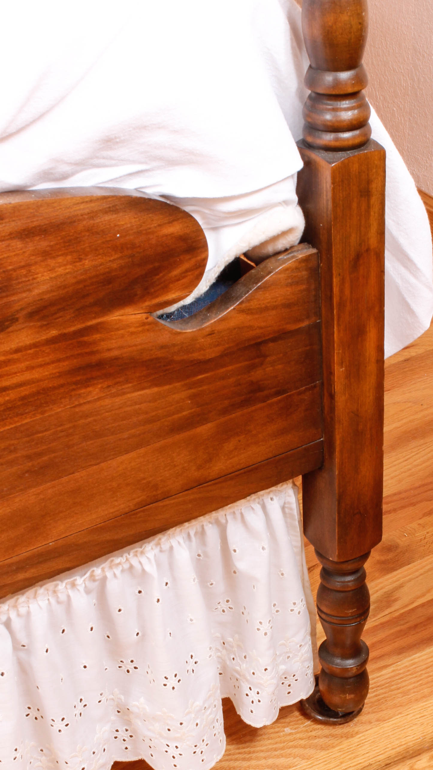 Vintage Full-Size Bed