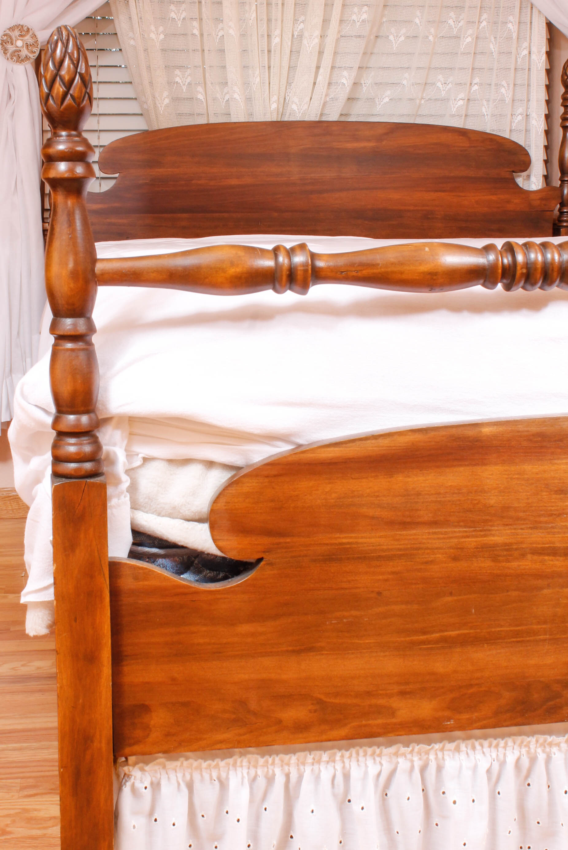 Vintage Full-Size Bed