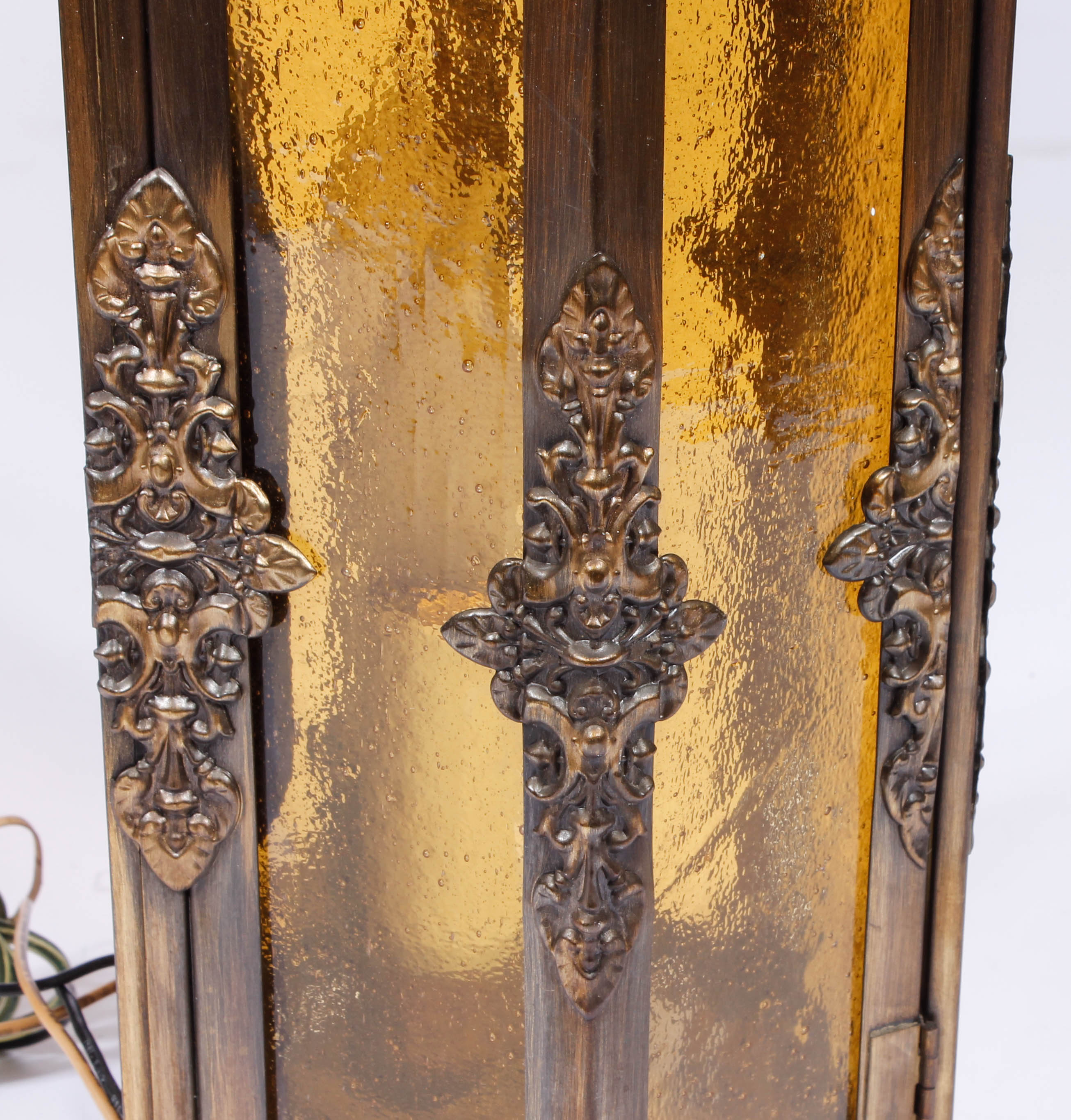Vintage Brass Tone Lantern Wall Light