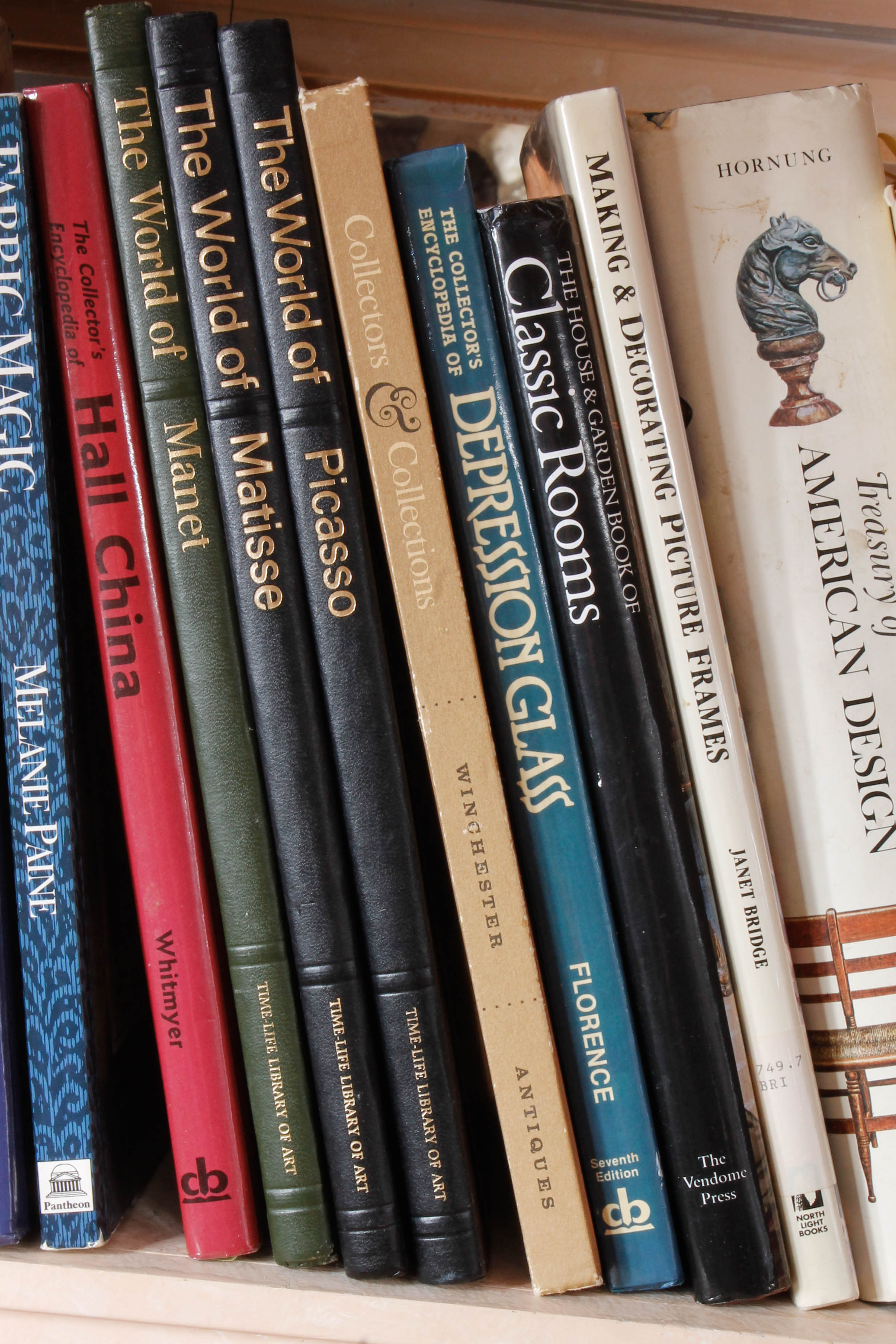 Large Collection of Art and Collector's Books