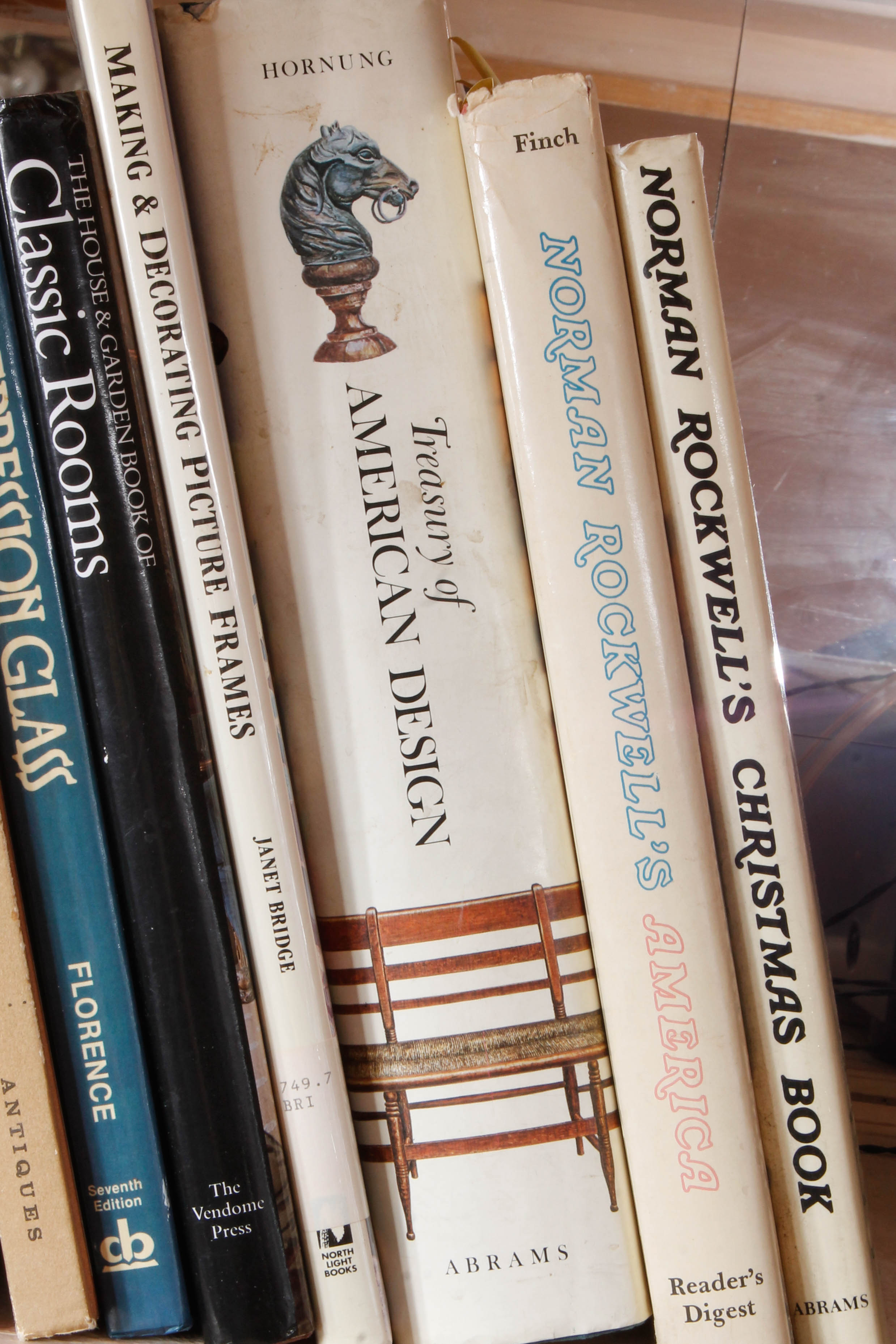 Large Collection of Art and Collector's Books