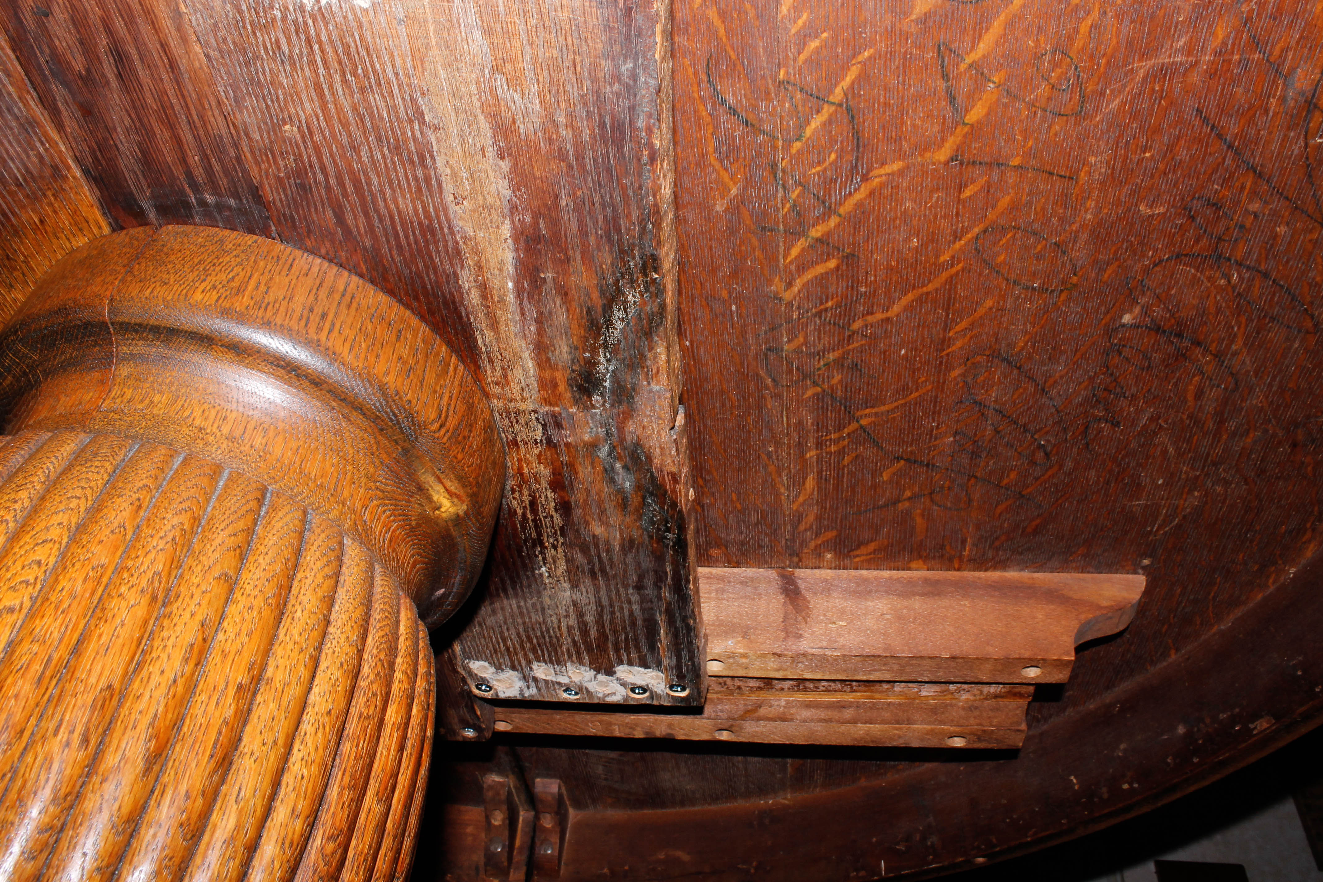 Vintage Oak Pedestal Table with Chairs