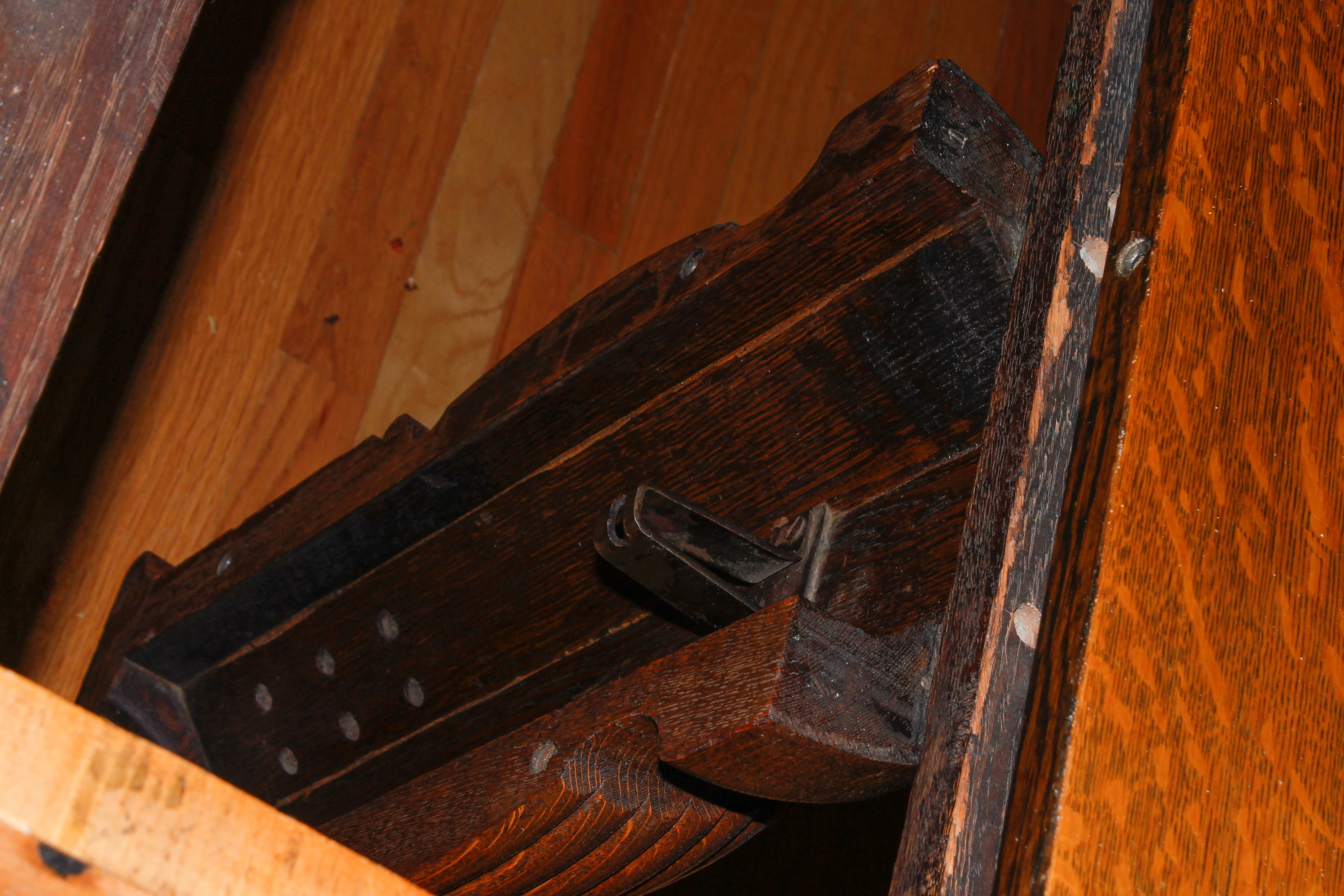 Vintage Oak Pedestal Table with Chairs