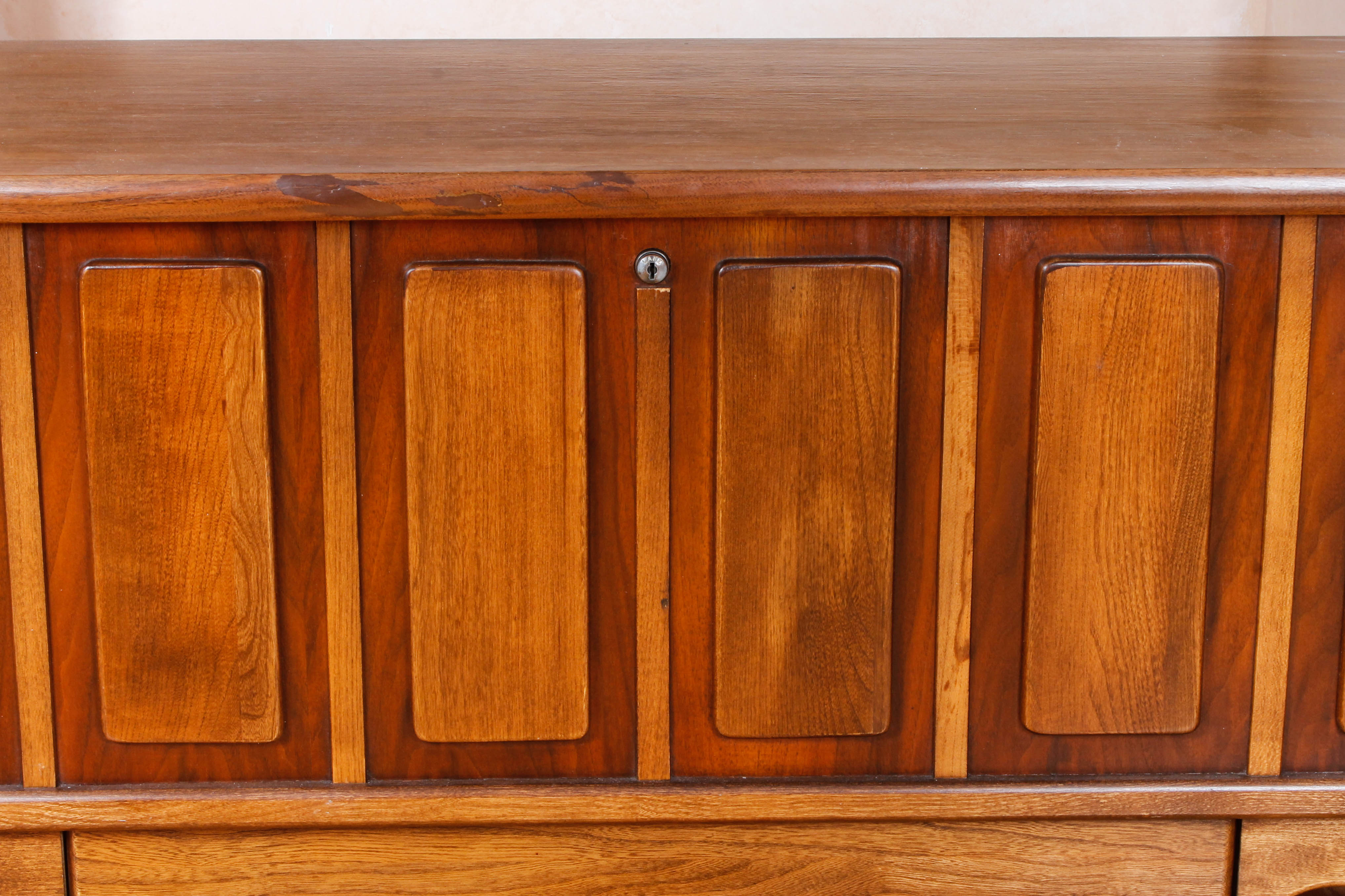 Vintage Lane Cedar Chest