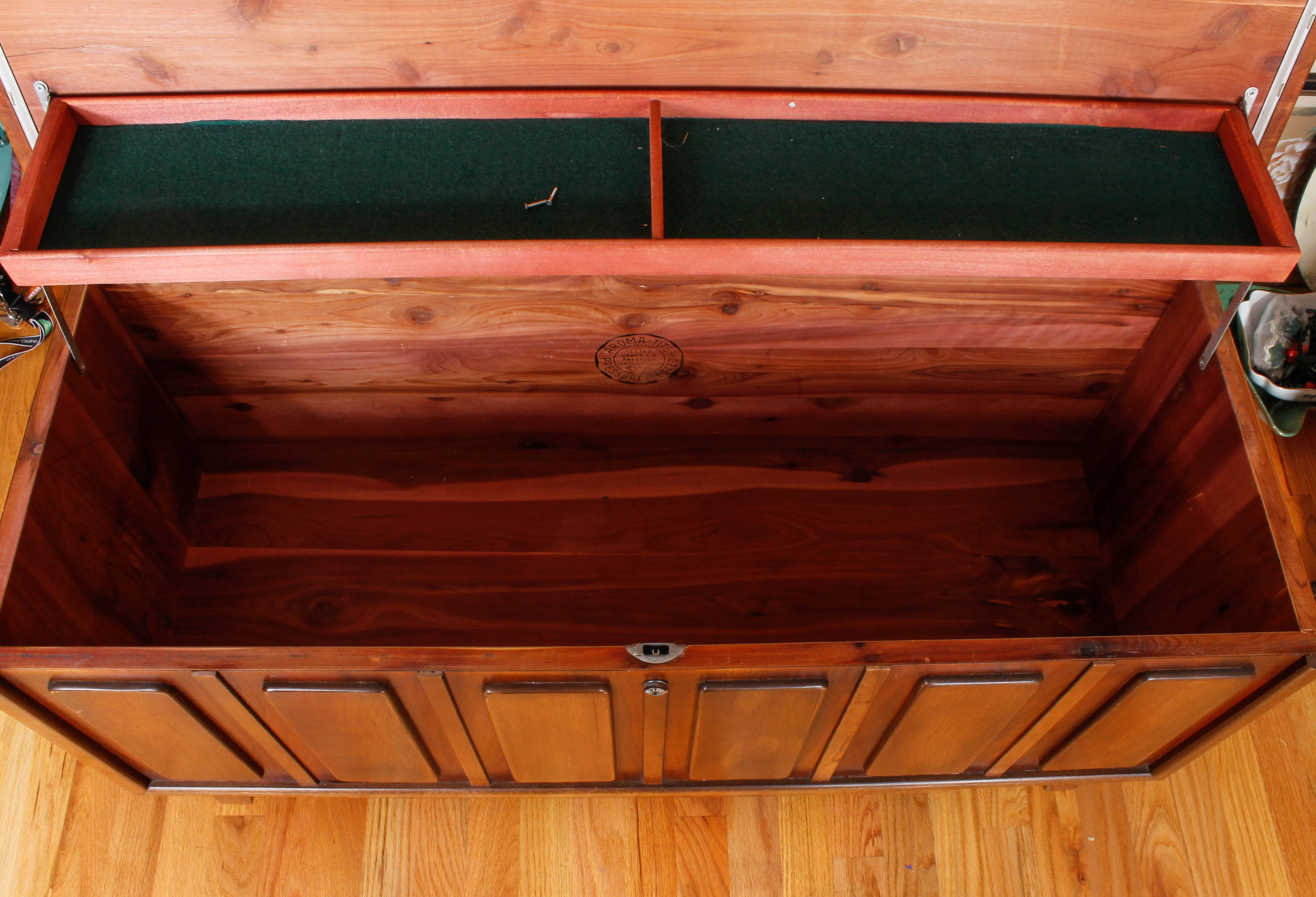 Vintage Lane Cedar Chest