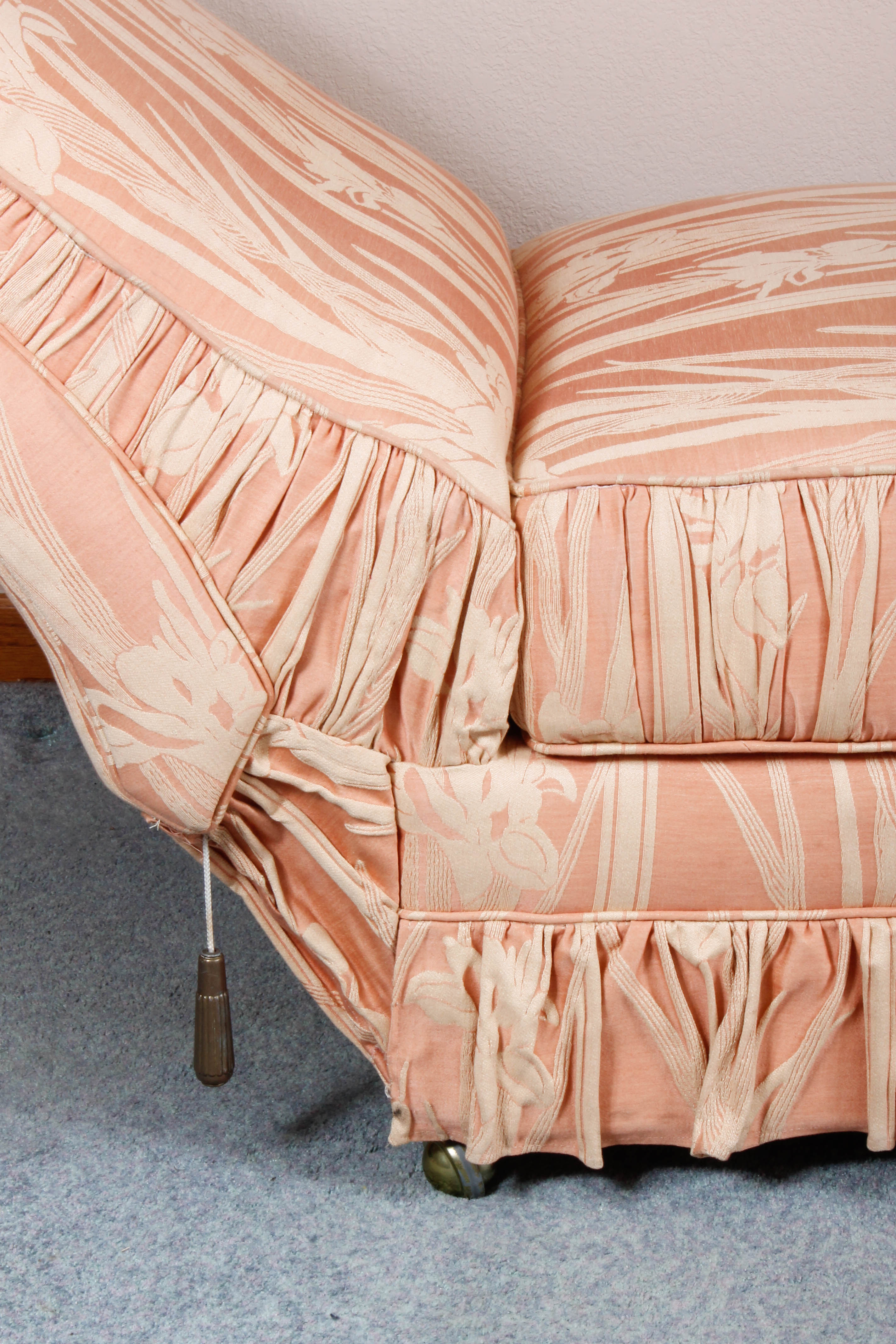 Upholstered Pink Chaise Lounge with Storage Compartment