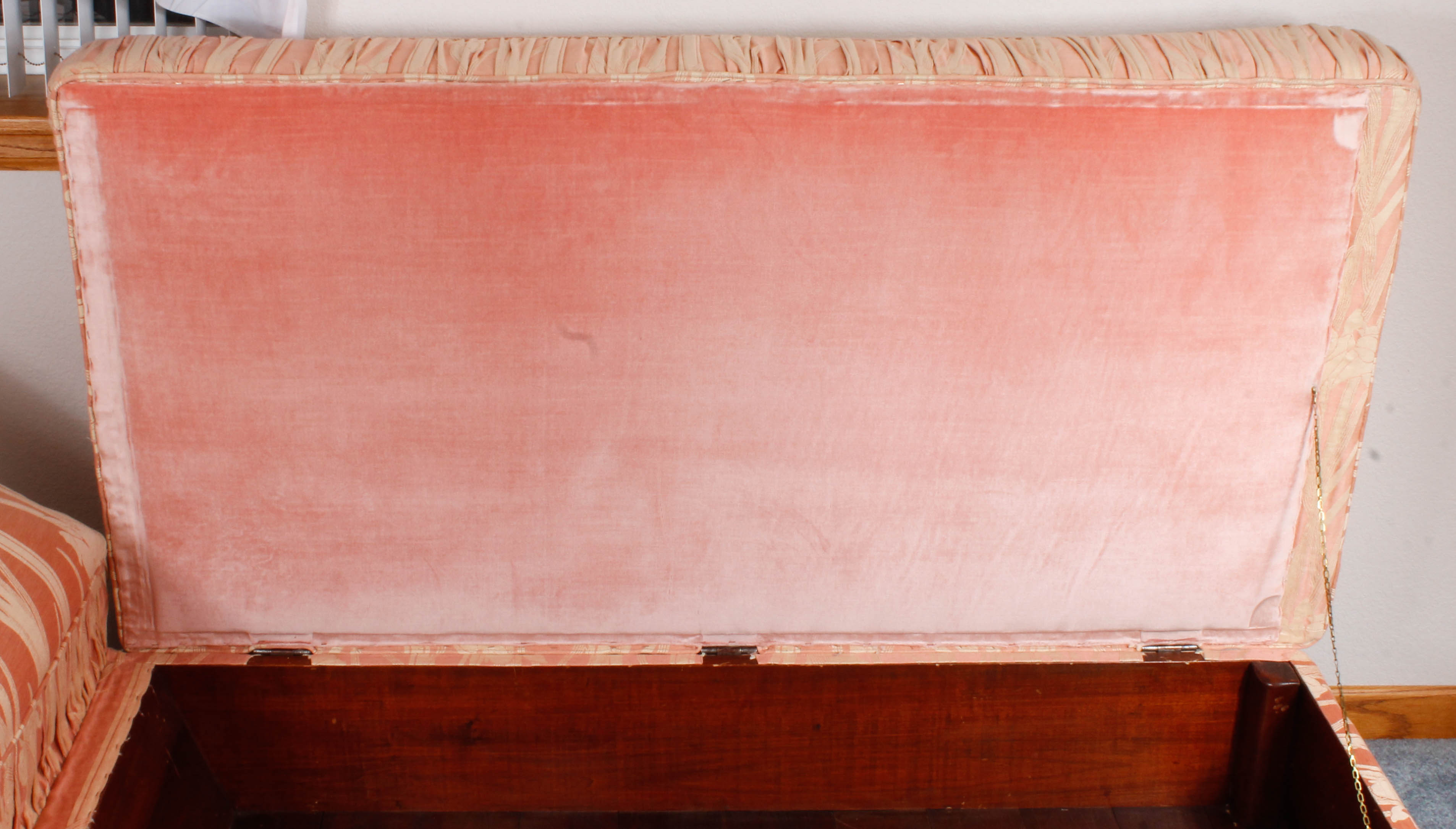 Upholstered Pink Chaise Lounge with Storage Compartment