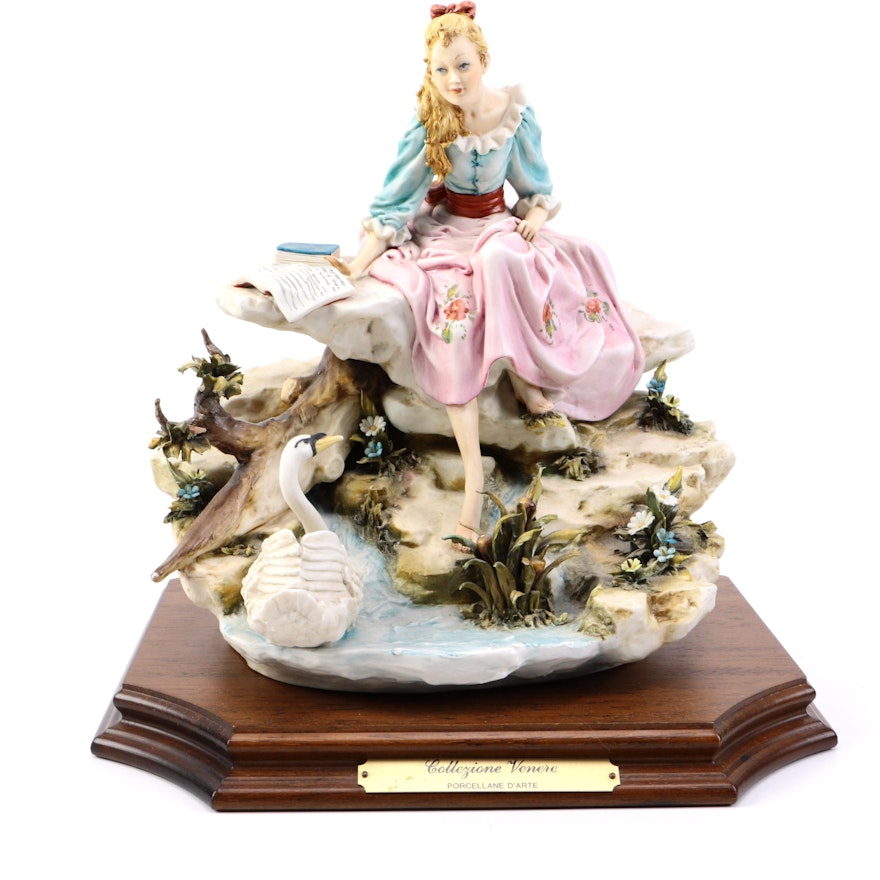 Porcelain d'art Capodimote Figurine