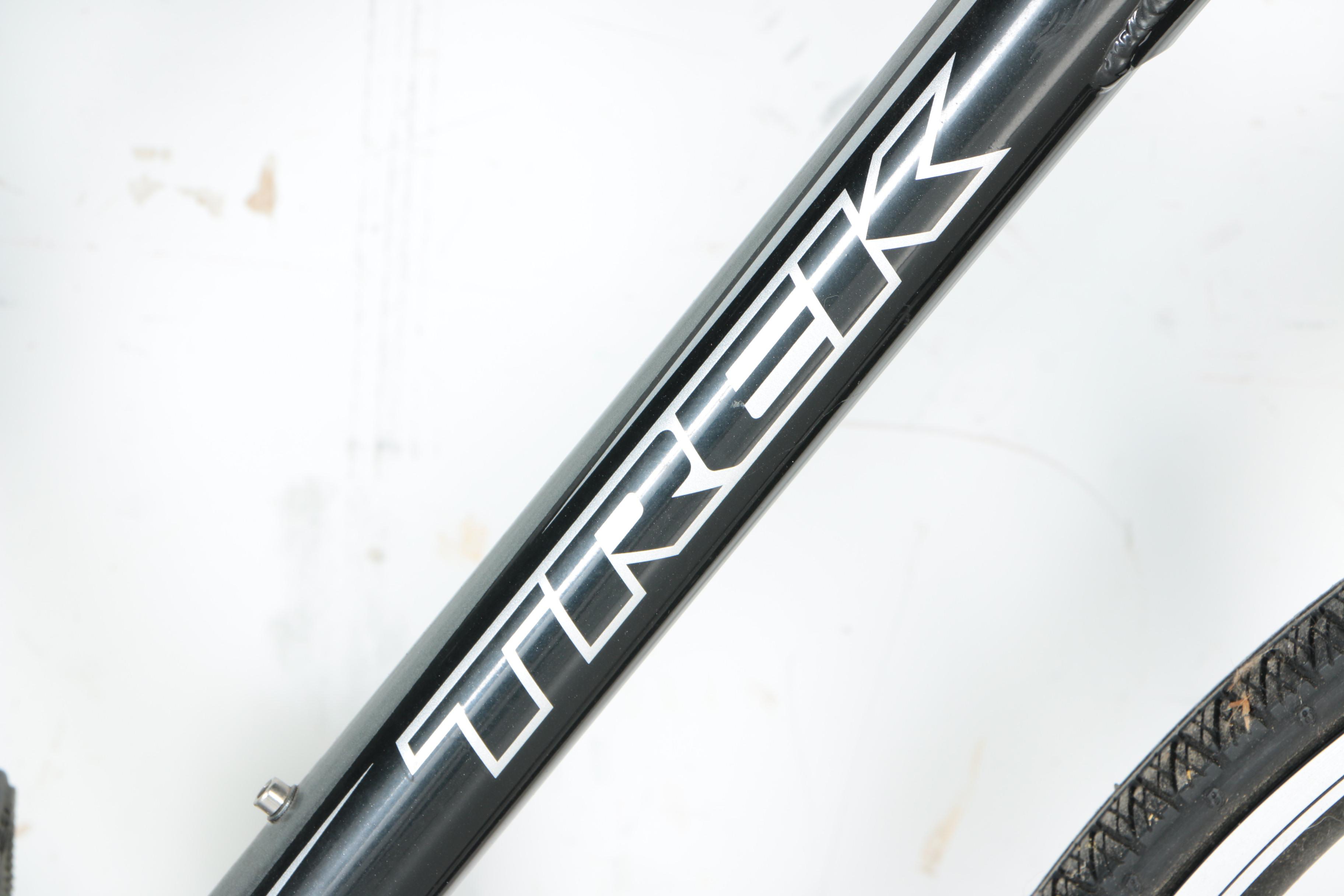 Trek 7200 Hybrid Bike