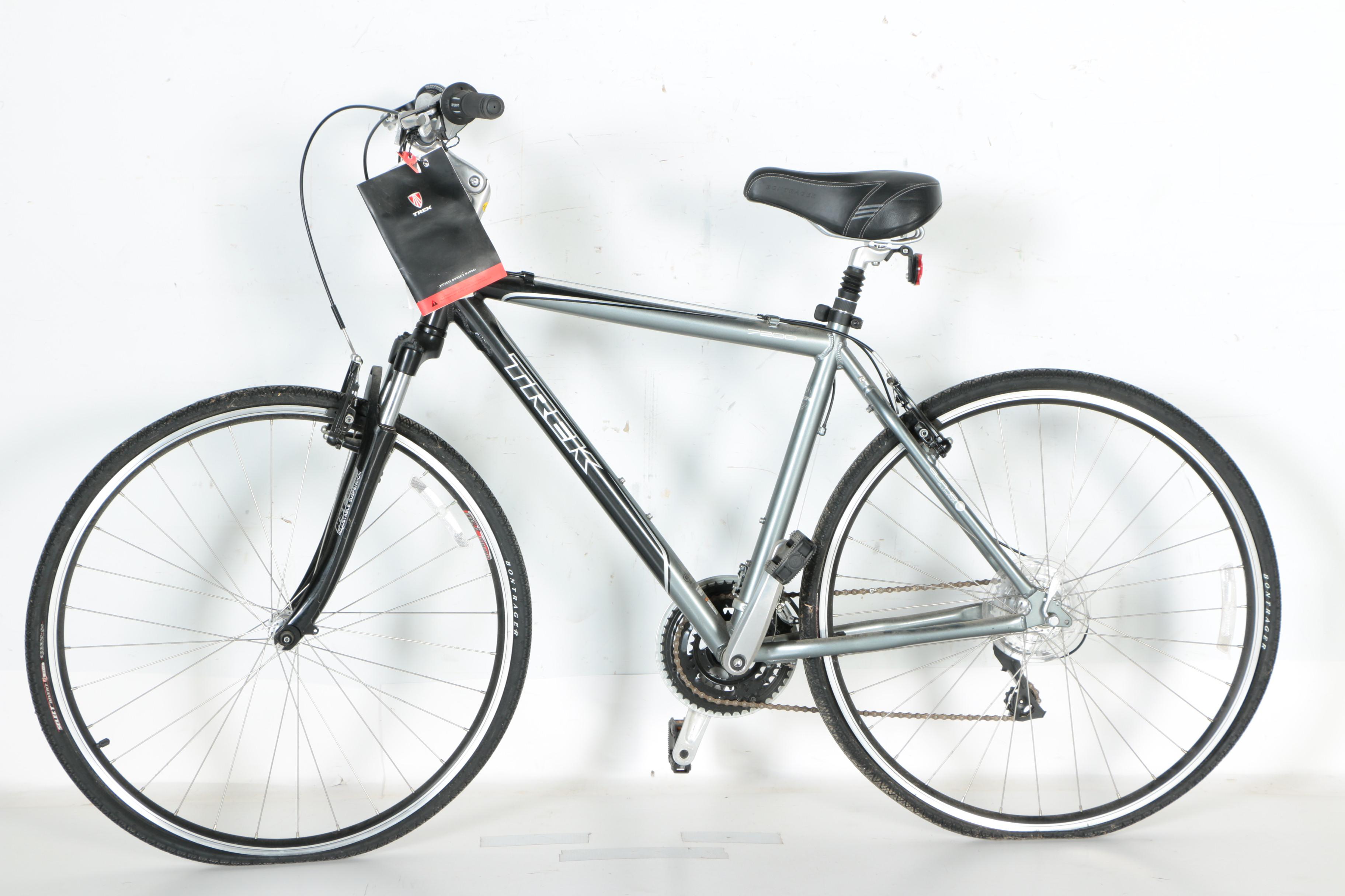 Trek 7200 Hybrid Bike