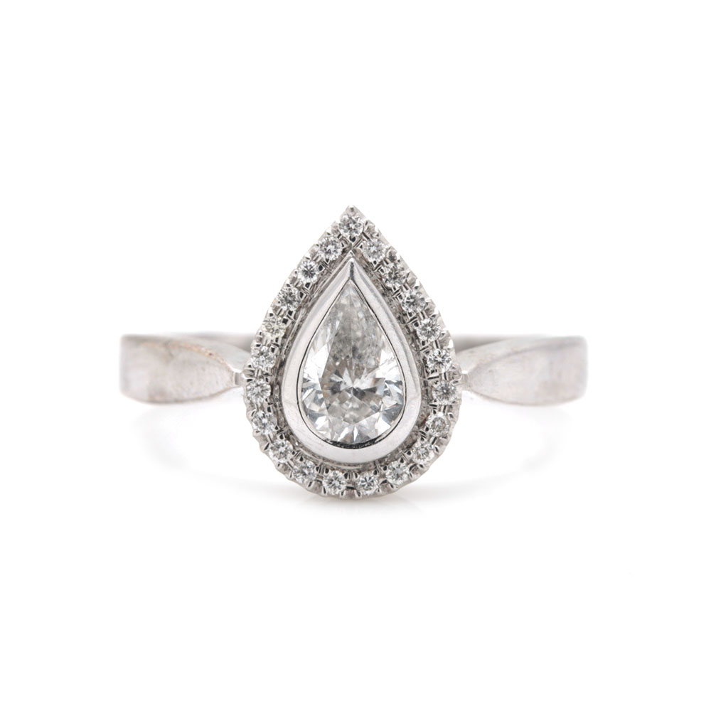 18K White Gold Diamond Pear Ring