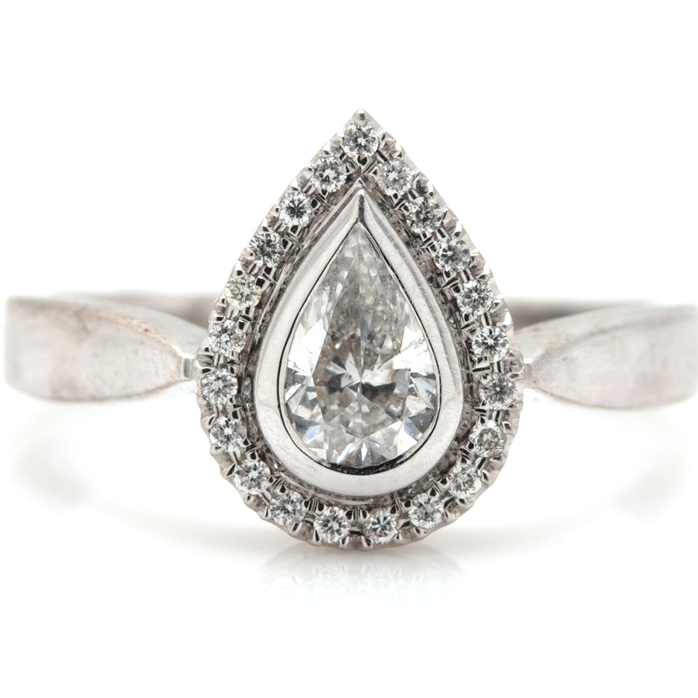 18K White Gold Diamond Pear Ring