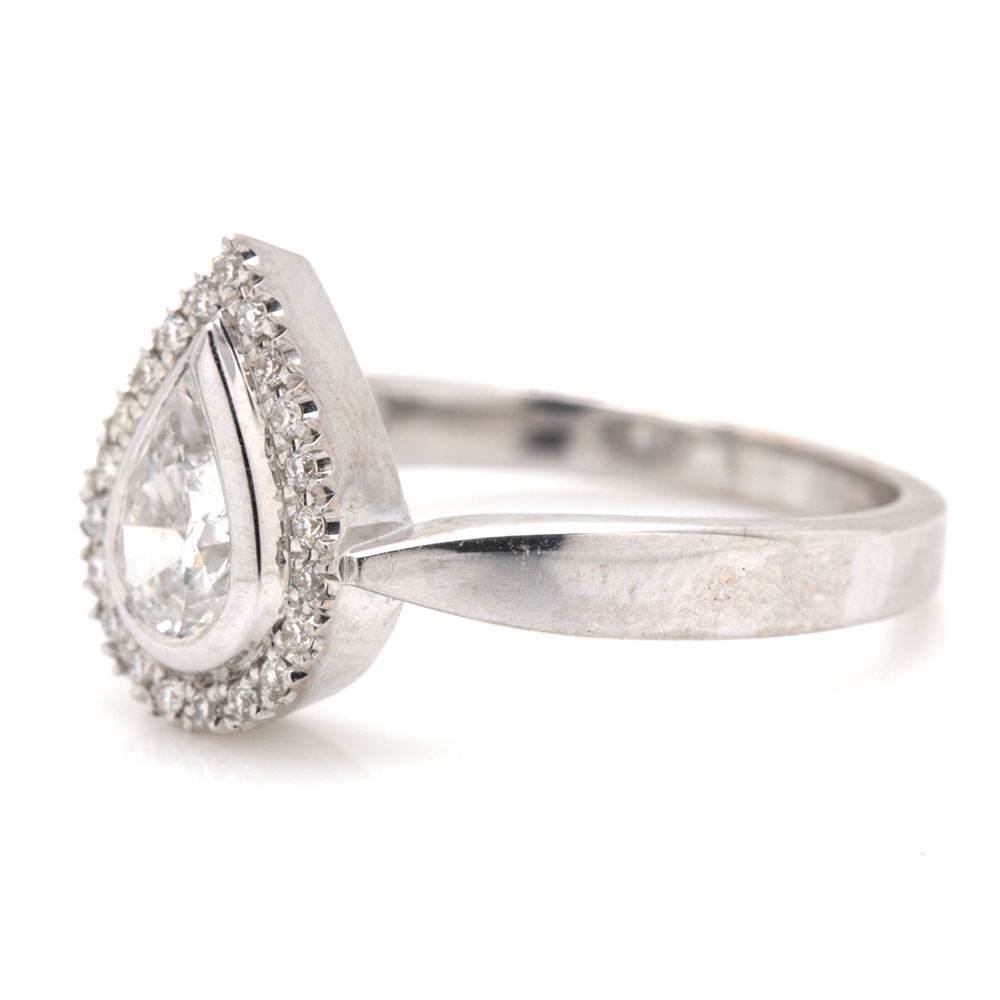 18K White Gold Diamond Pear Ring