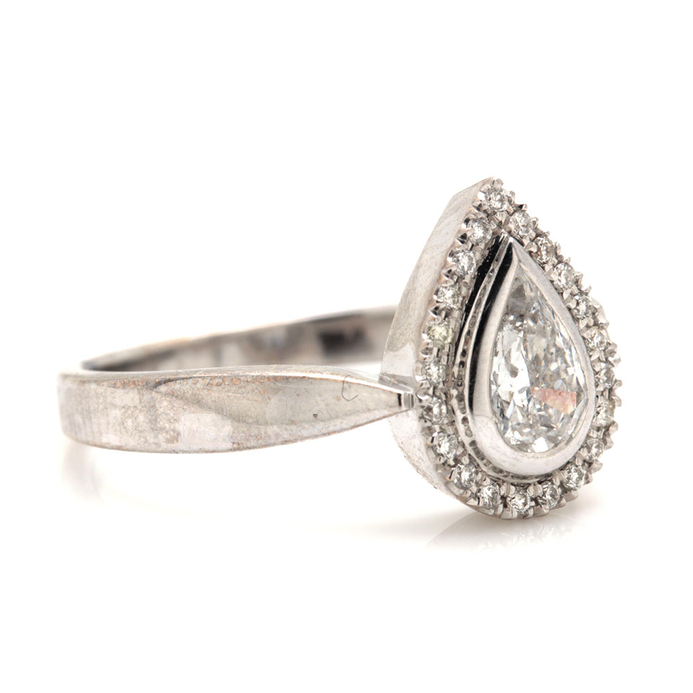18K White Gold Diamond Pear Ring