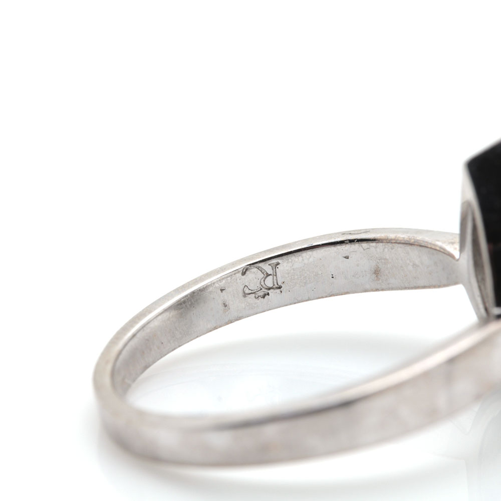 18K White Gold Diamond Pear Ring