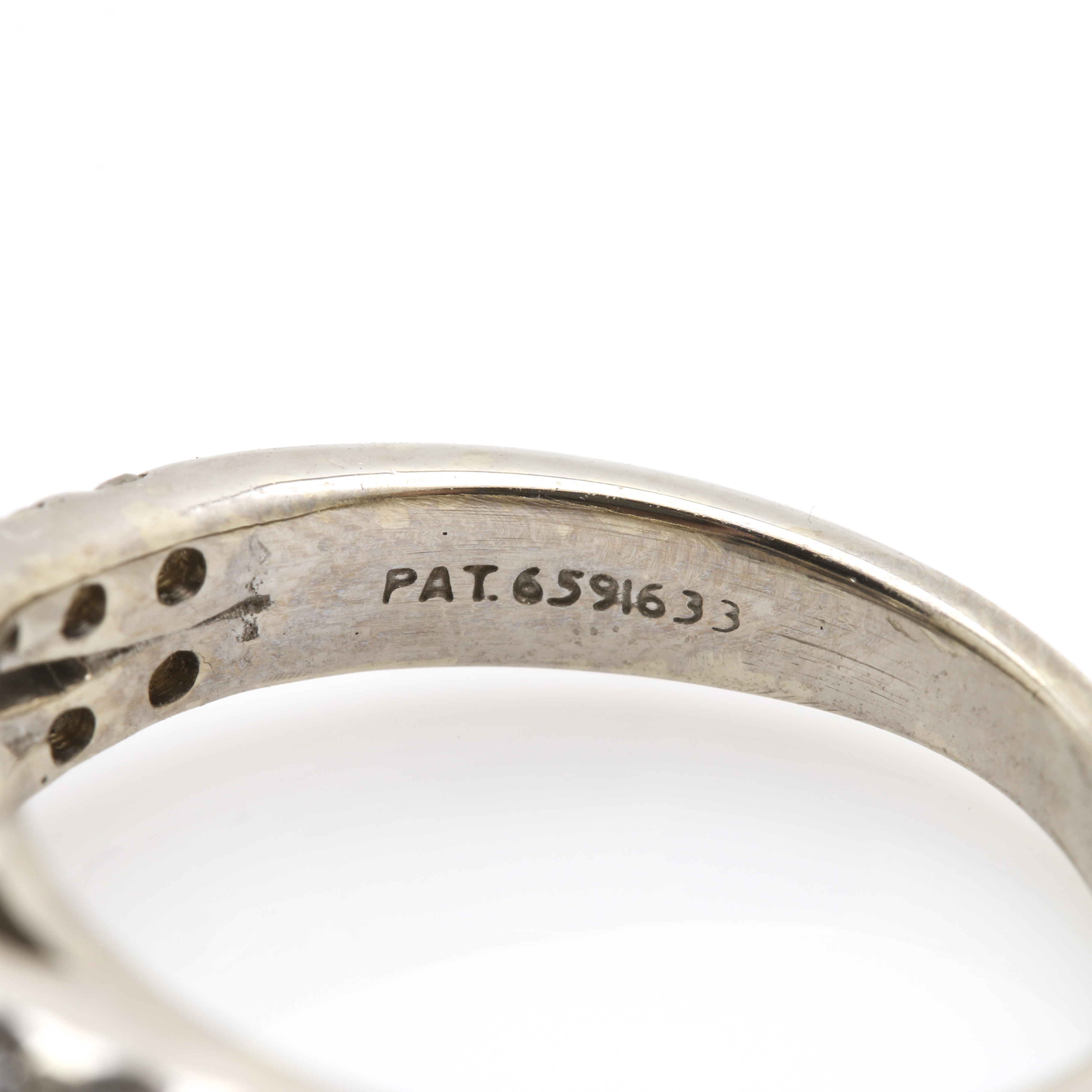 14K White Gold 1.05 CTW Diamond Ring