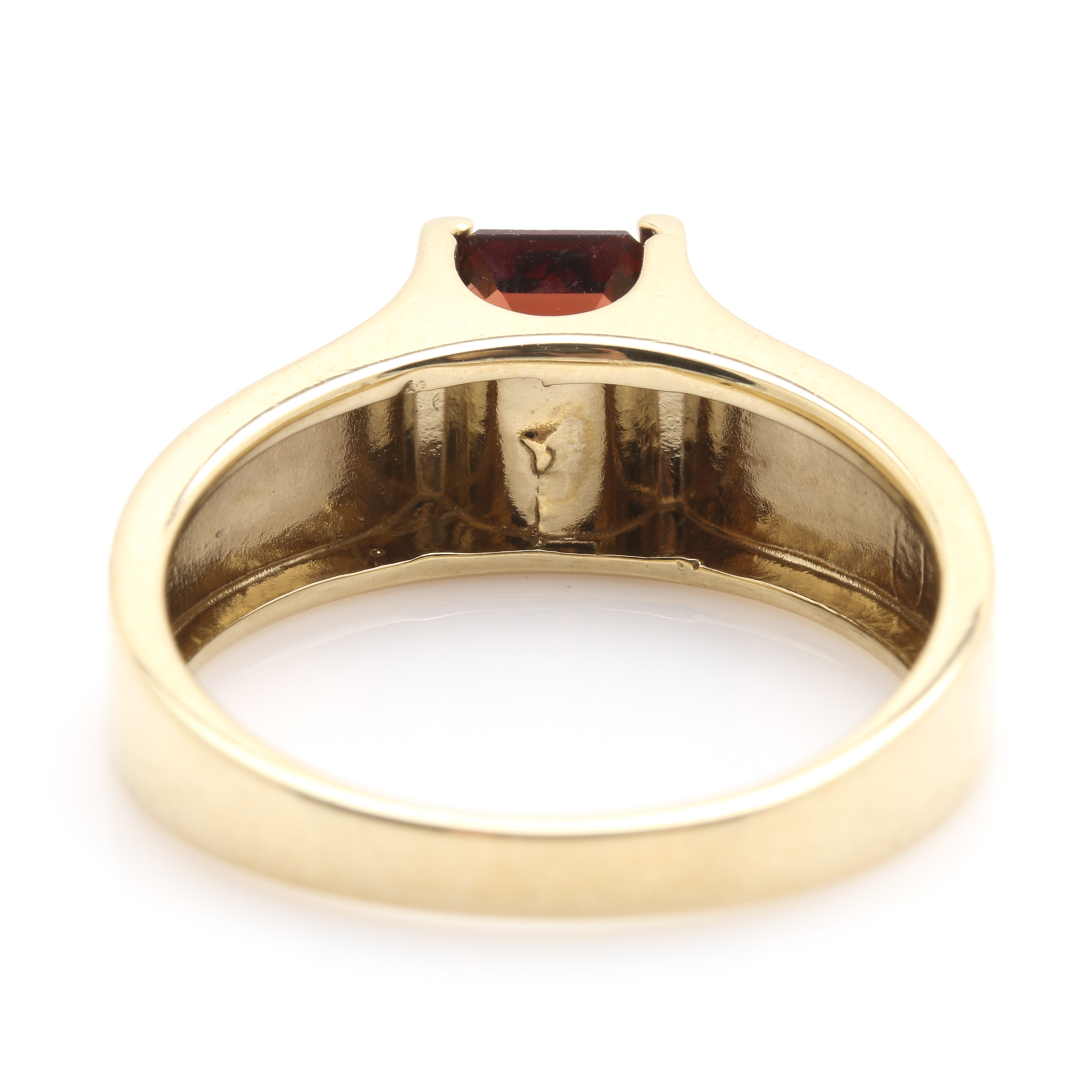 10K Yellow Gold Garnet Ring