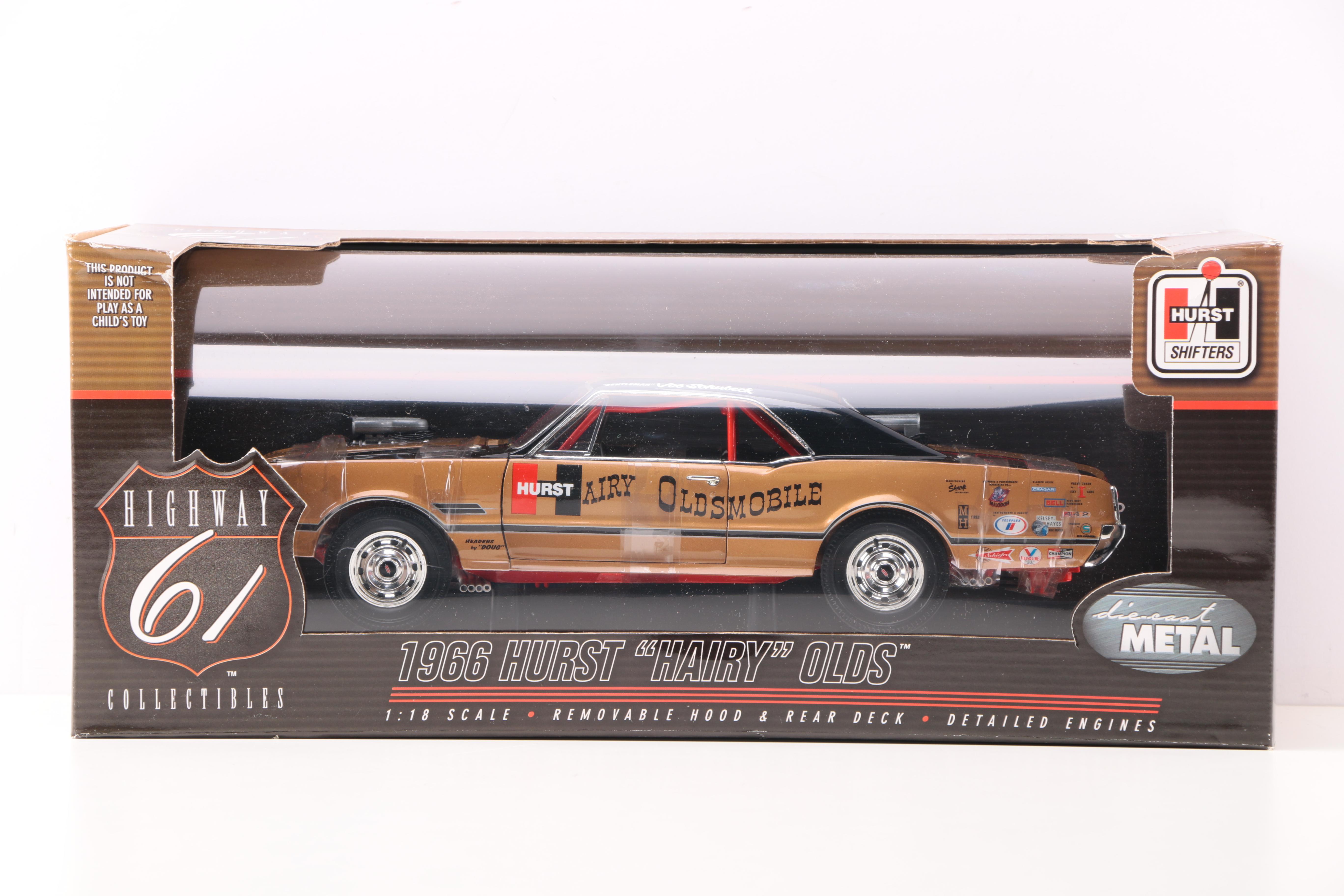 Pair of 1:18 Scale Die Cast Metal Cars