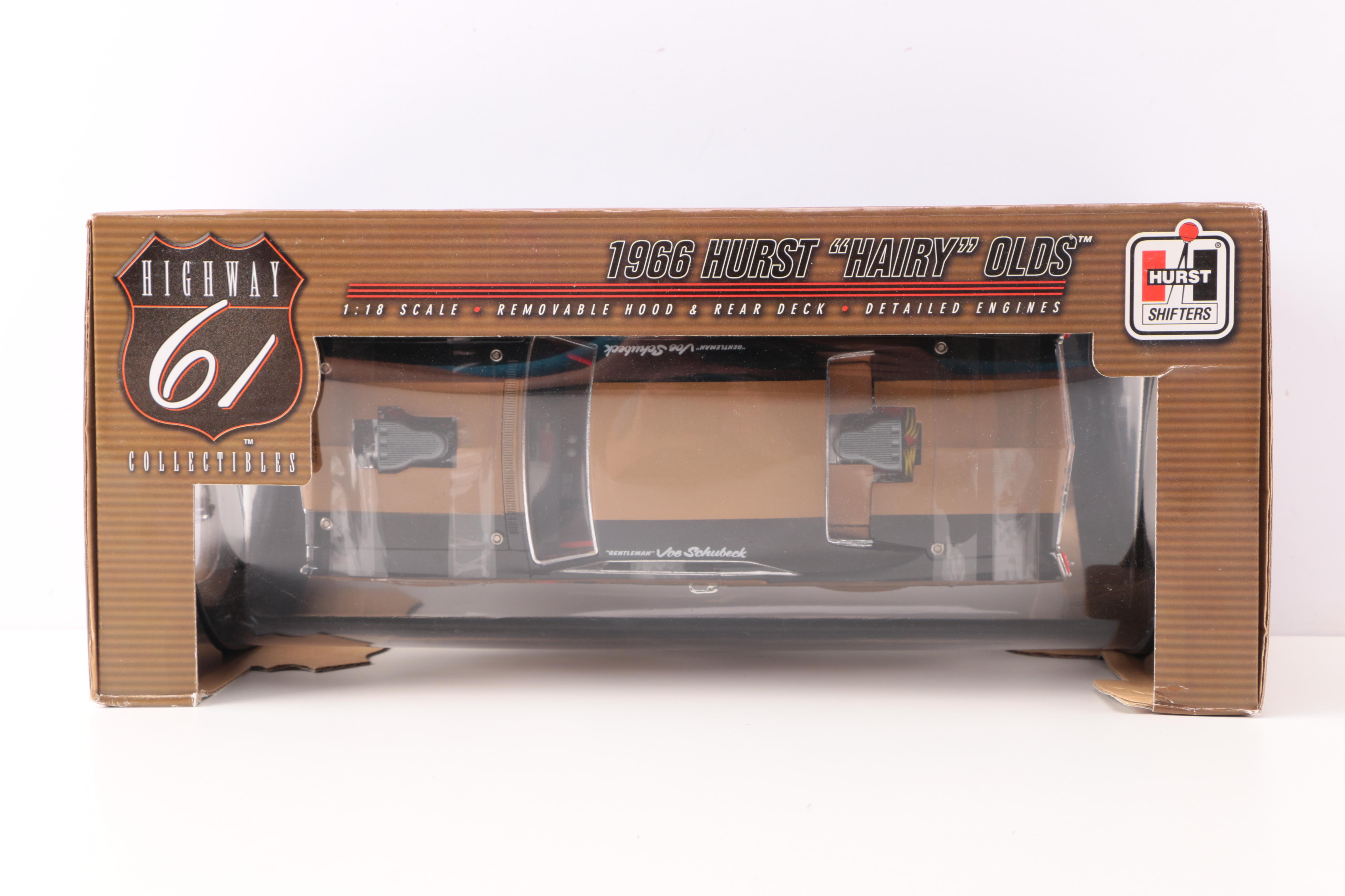 Pair of 1:18 Scale Die Cast Metal Cars