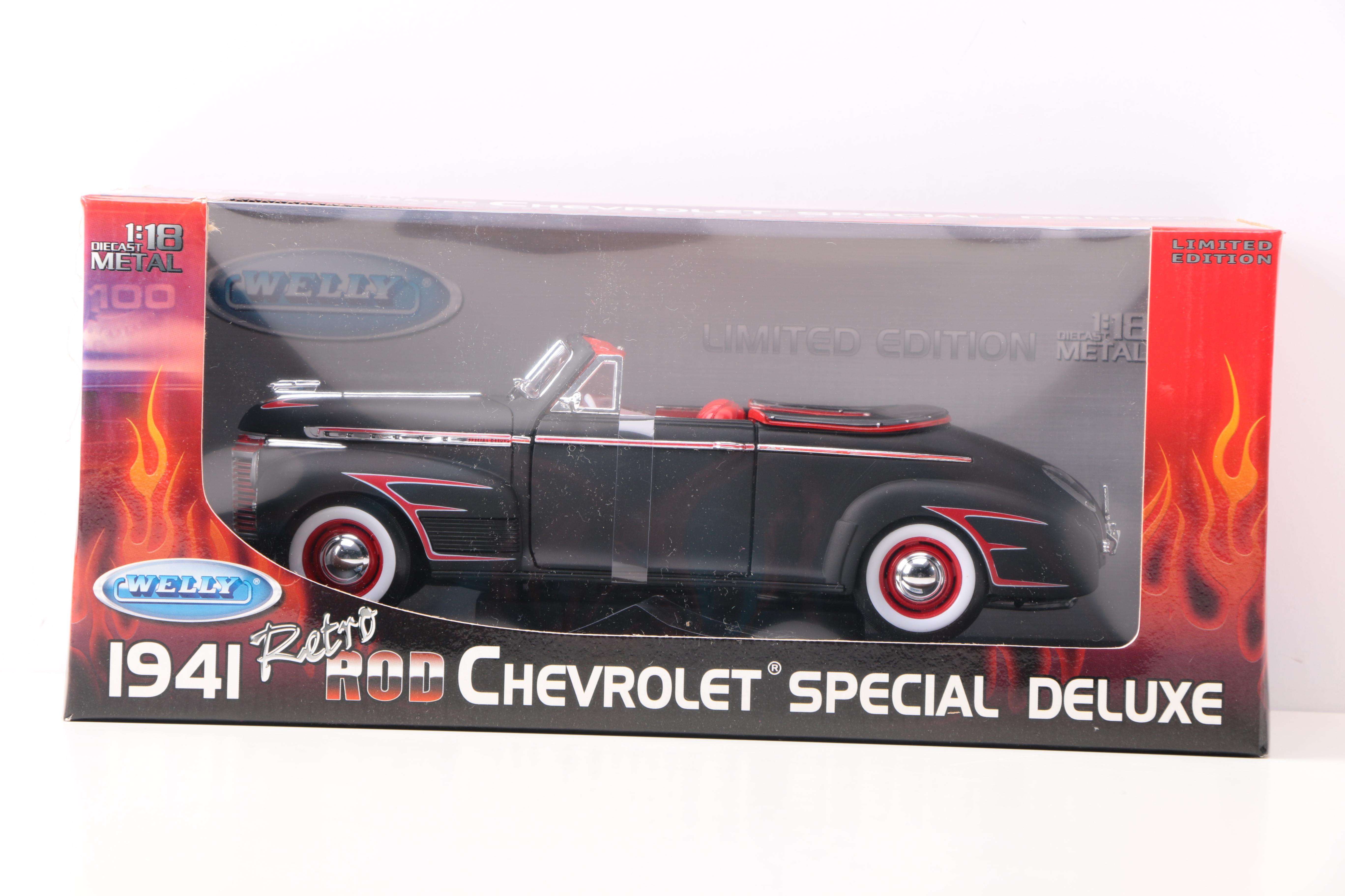 Pair of 1:18 Scale Die Cast Metal Cars