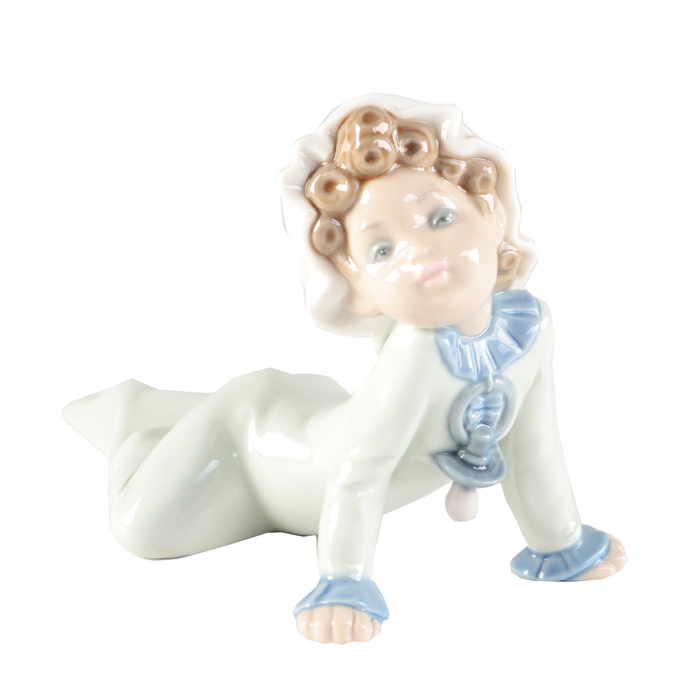 Lladró "Baby Sitting on the Floor" Figurine