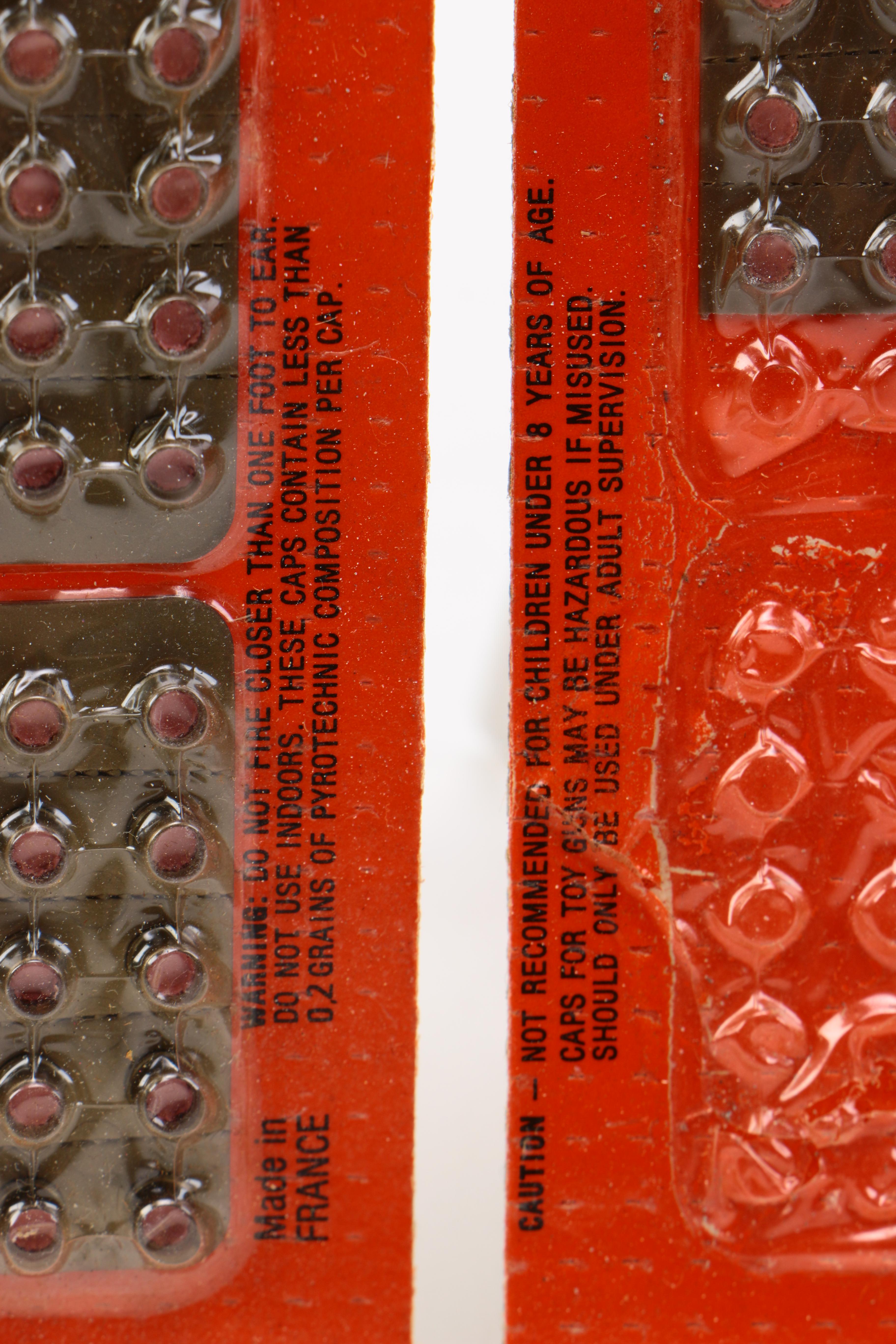 "The Sheriff: Mini Rayo" Toy Gun and Shooting Caps