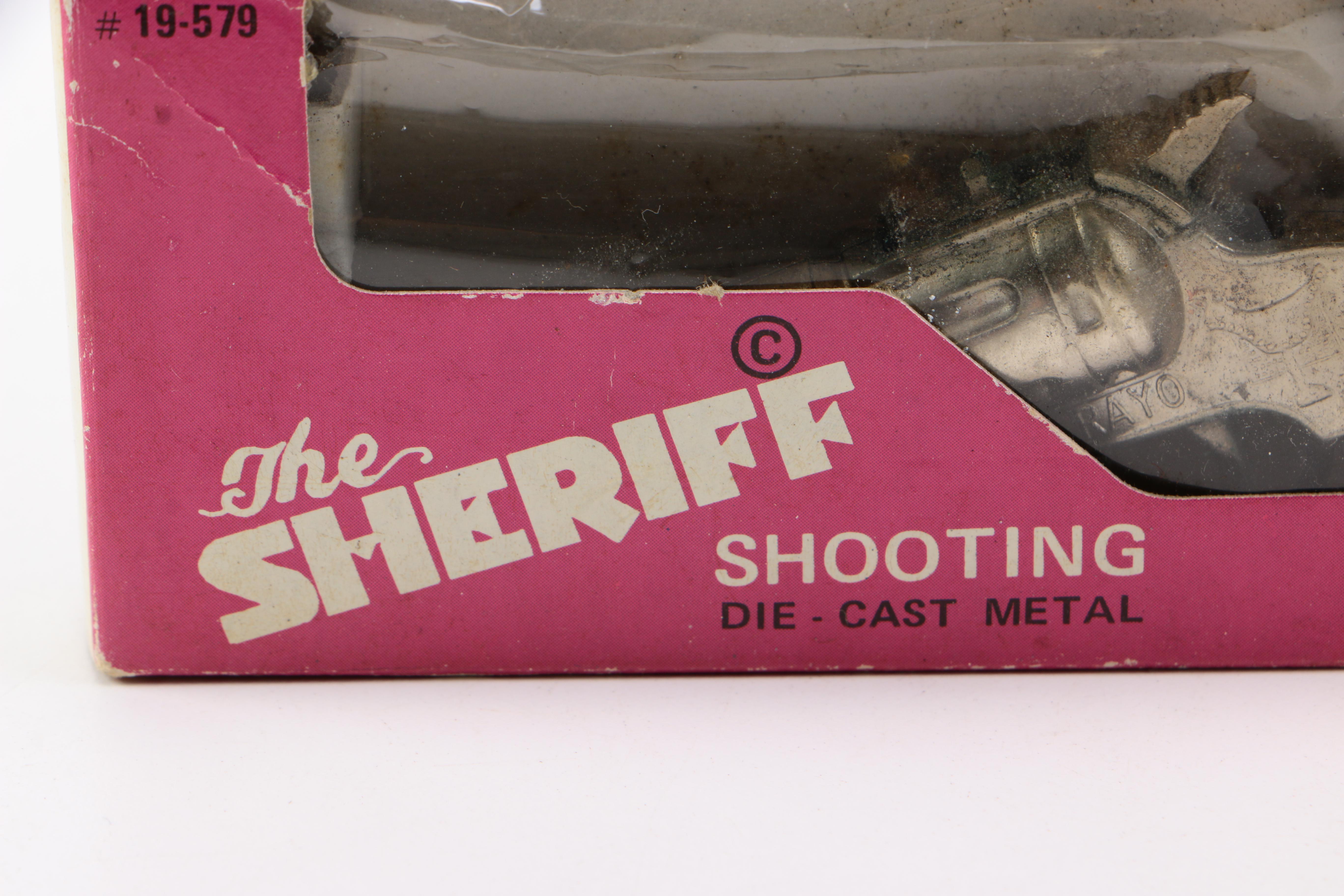 "The Sheriff: Mini Rayo" Toy Gun and Shooting Caps