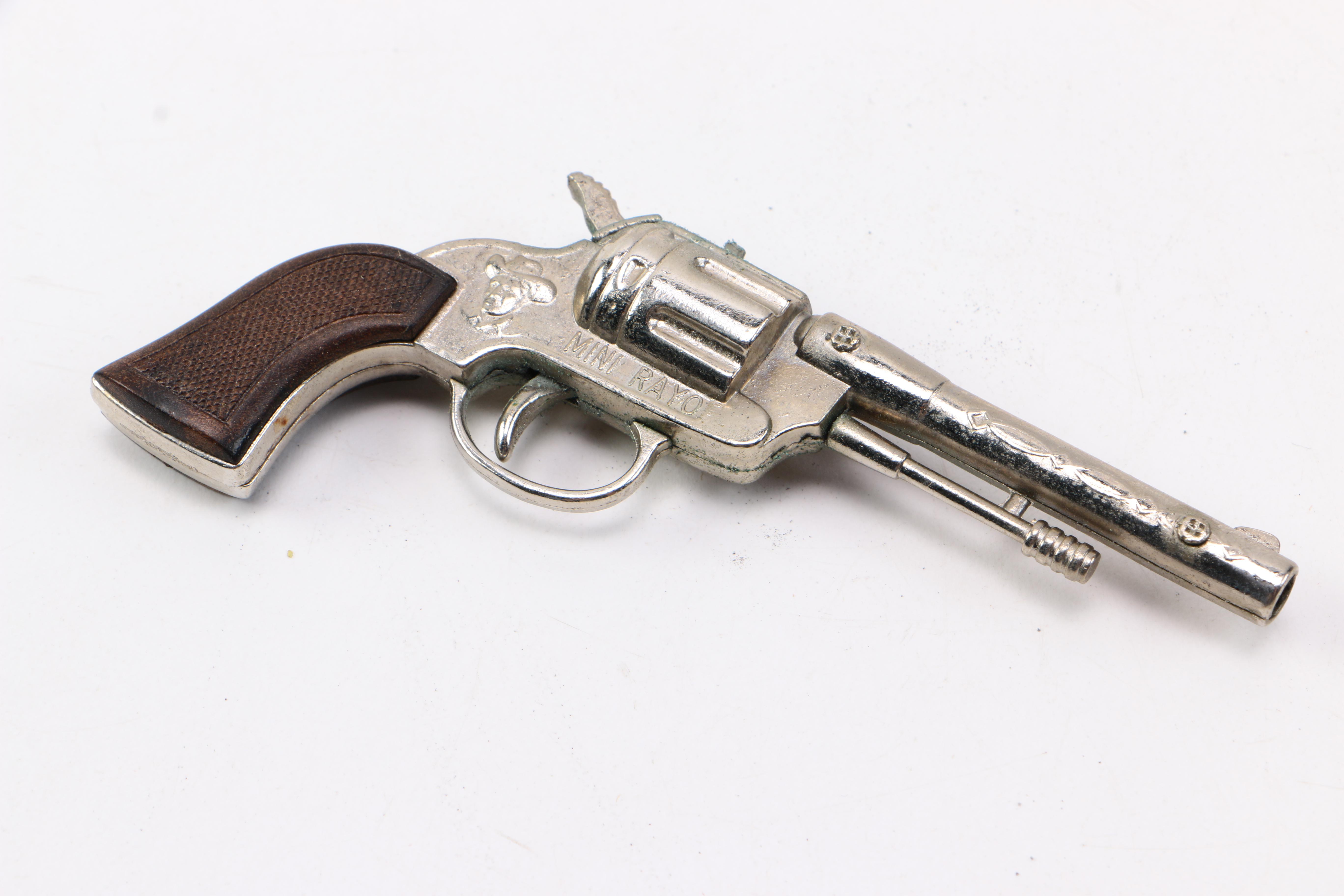"The Sheriff: Mini Rayo" Toy Gun and Shooting Caps