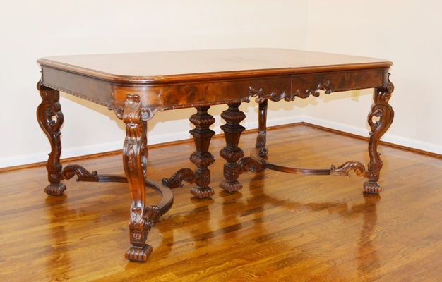 Batesville Cabinet Co. Baroque Italian Style Dining Room Table, Circa 1930s