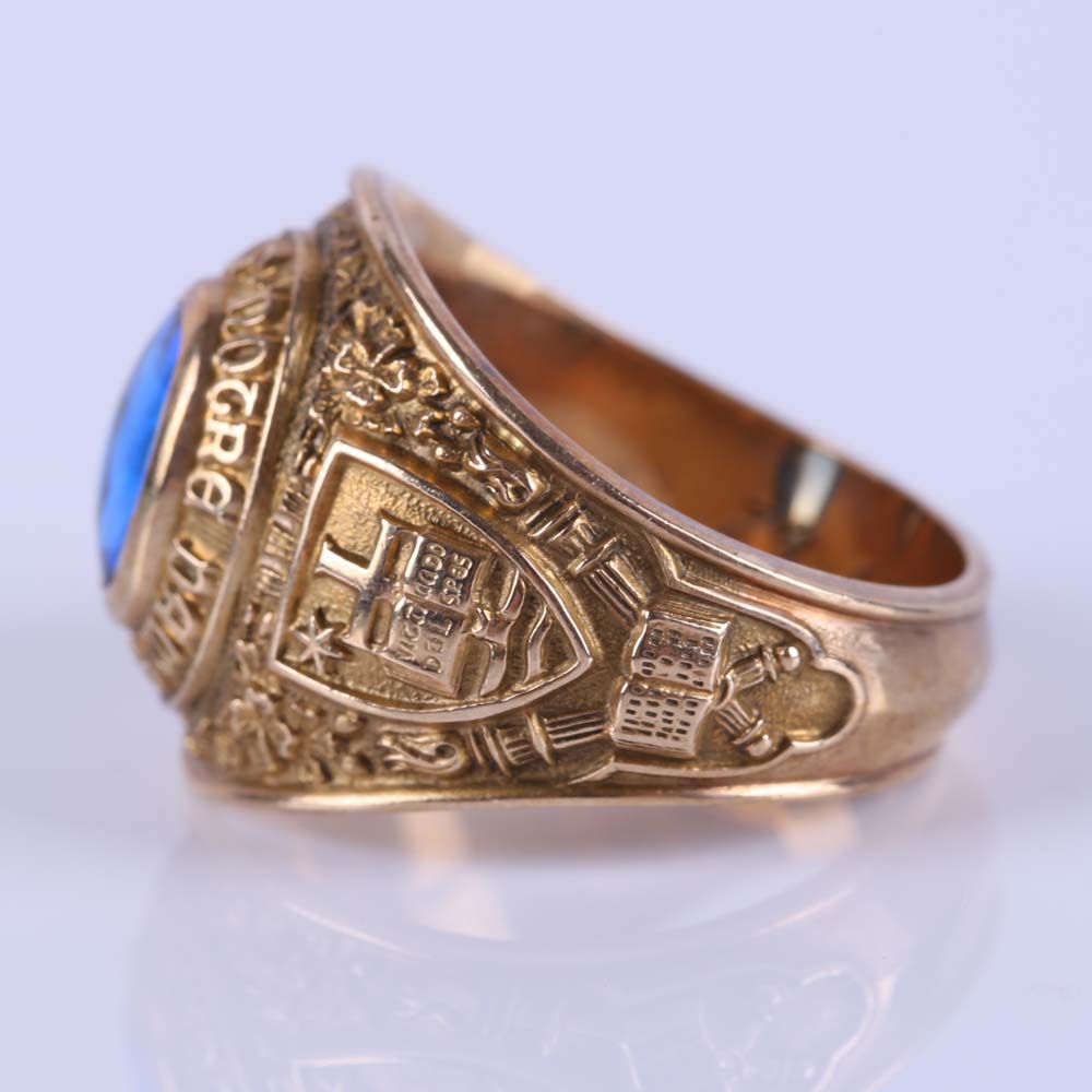 10K Yellow Gold Notre Dame University 1962 Class Ring