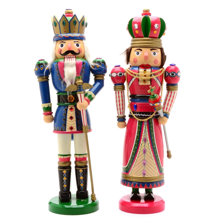 Pair of King and Queen Nutcrackers