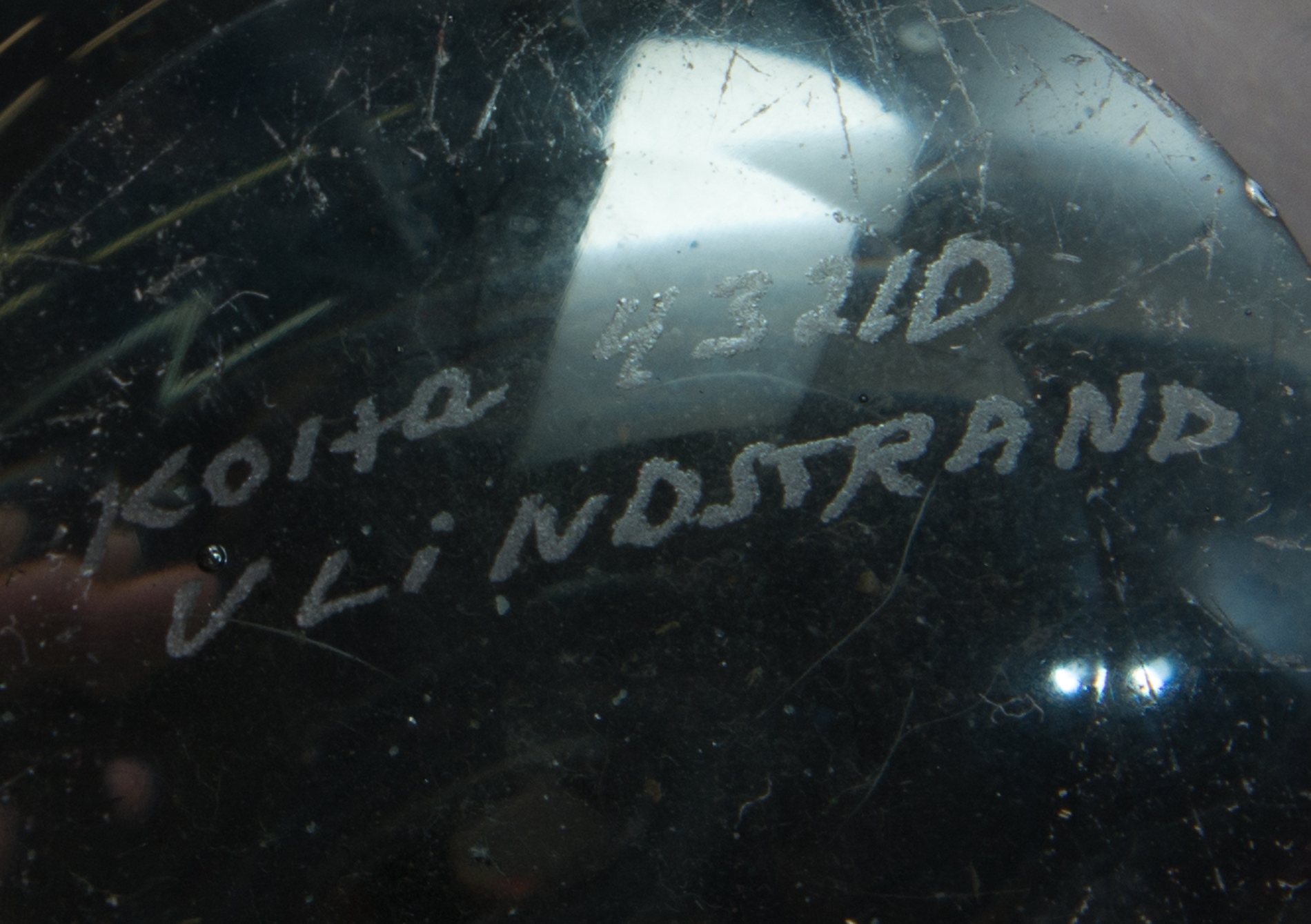 V. Lindstrand Signed Art Glass Vase