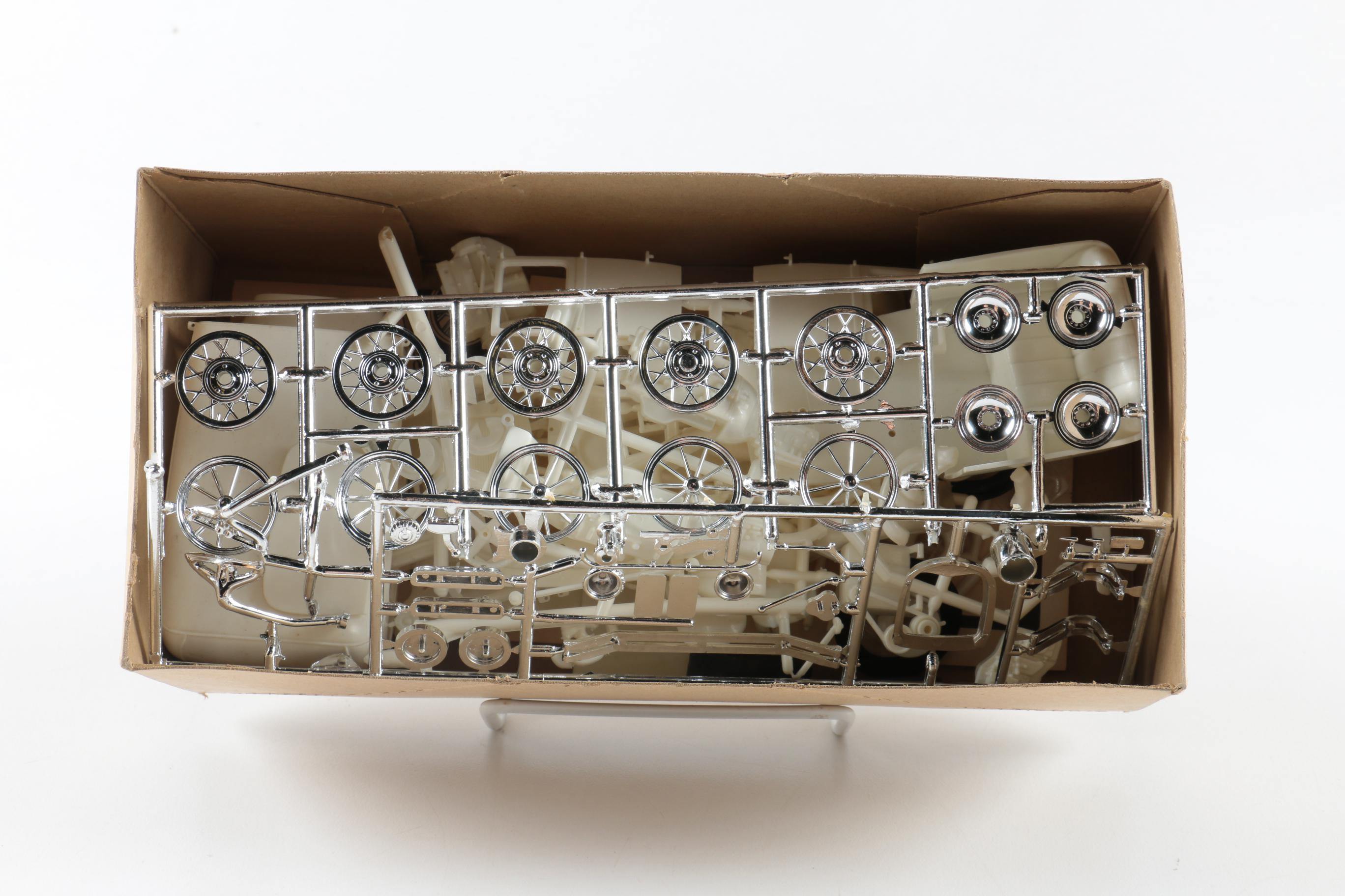 Vintage Roadster Model Car Kits