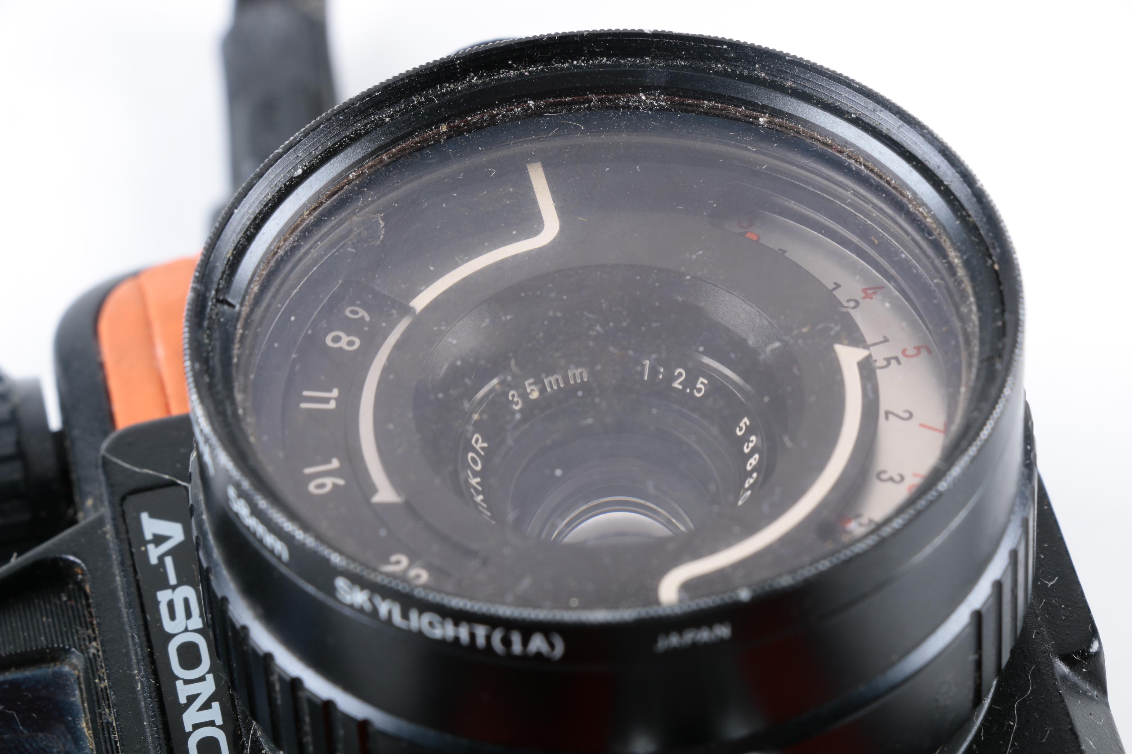 Nikon Nikonos-V Camera