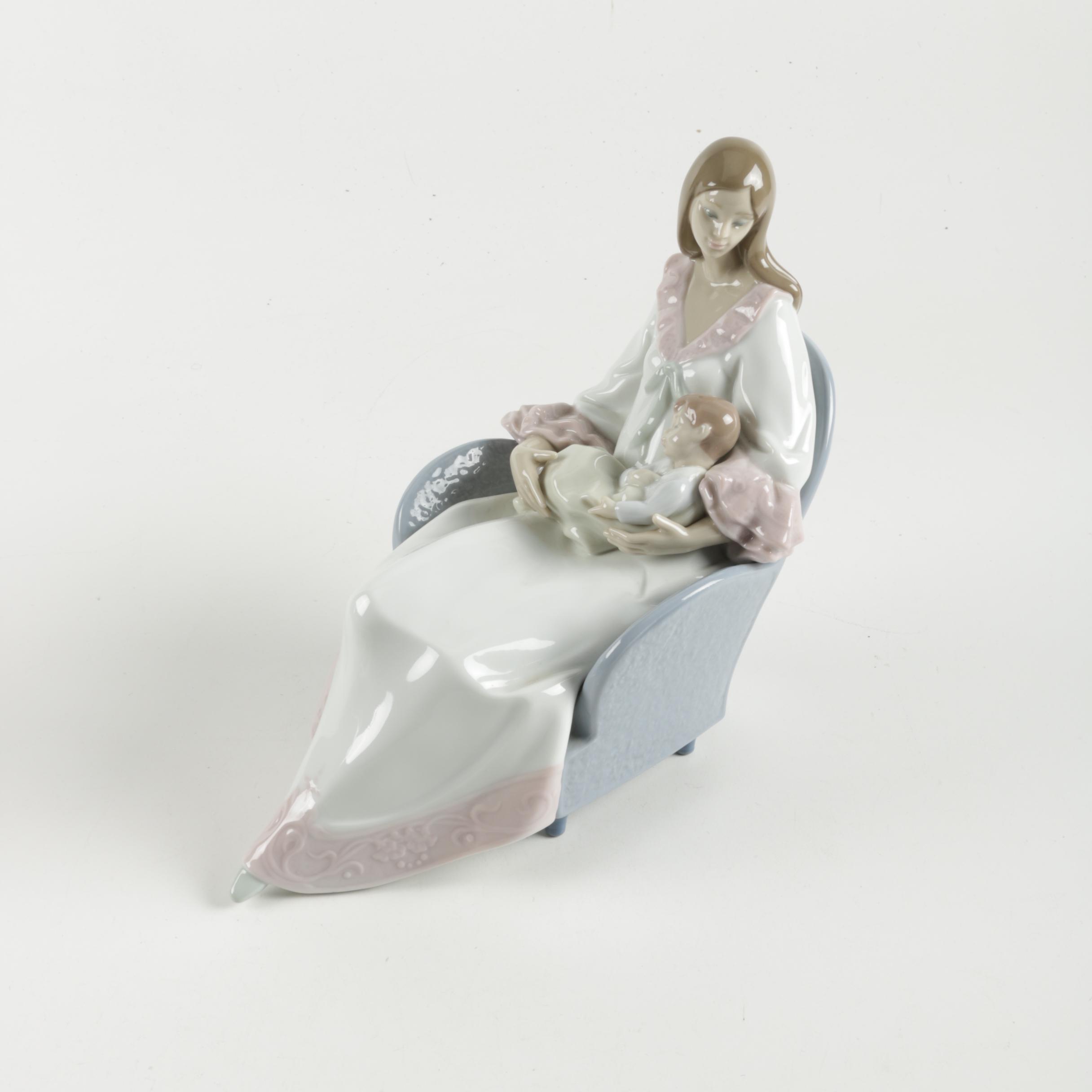 LLADRO Porcelain Figurine of Woman Holding Child