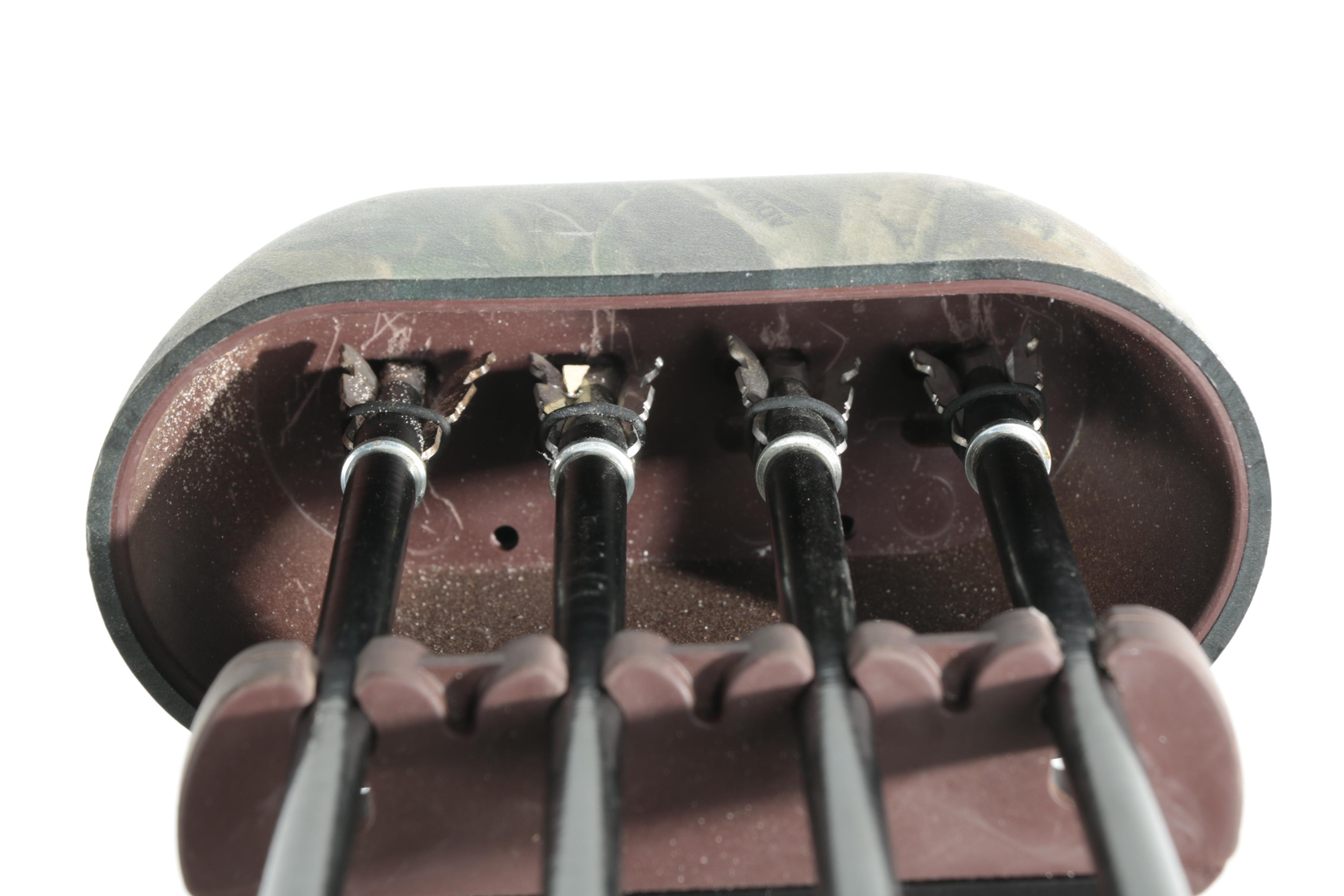 PSE Diamondback Compound Bow with Arrows and Case