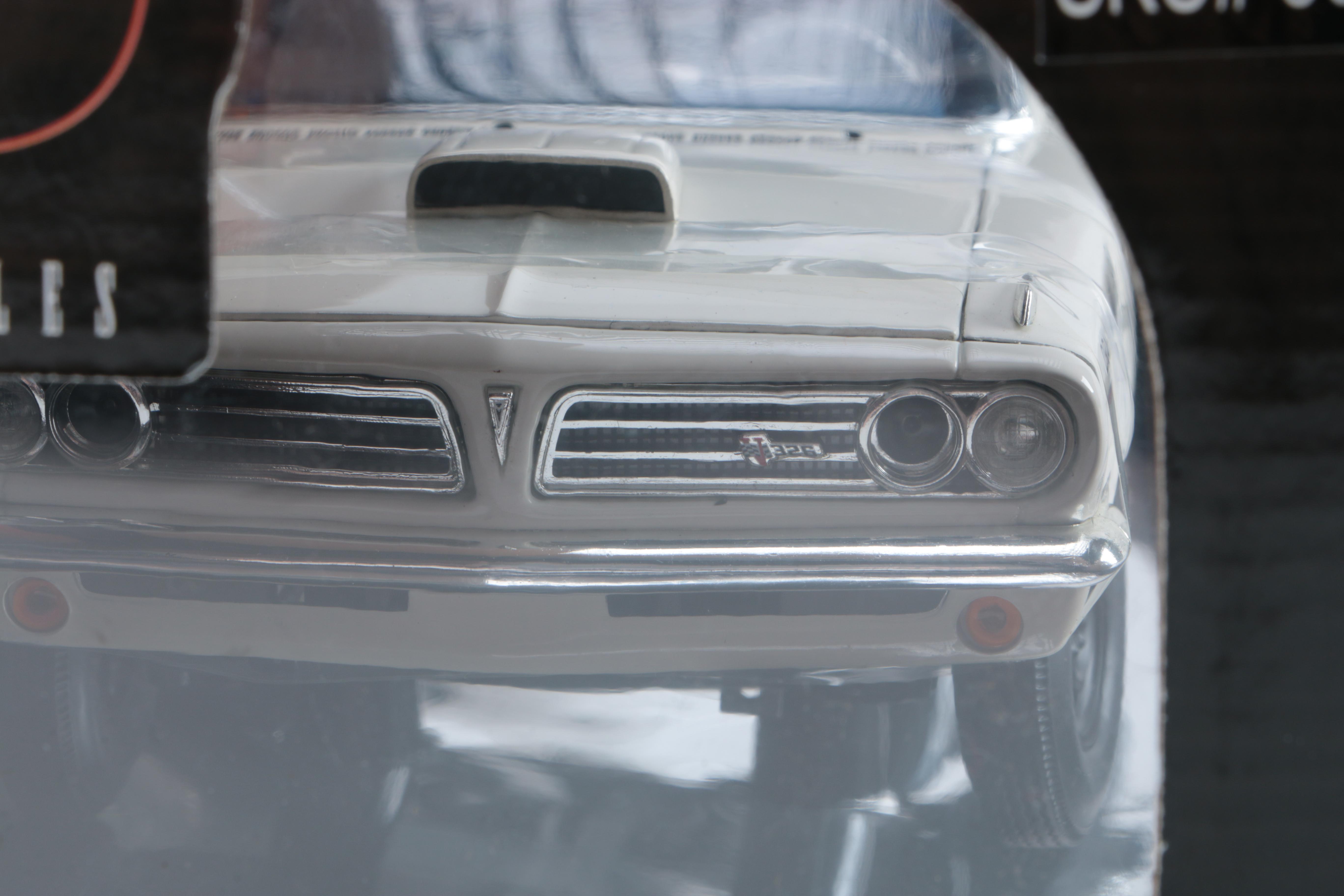 Highway 61 1963 Pontiac Super Duty Die-Cast Car