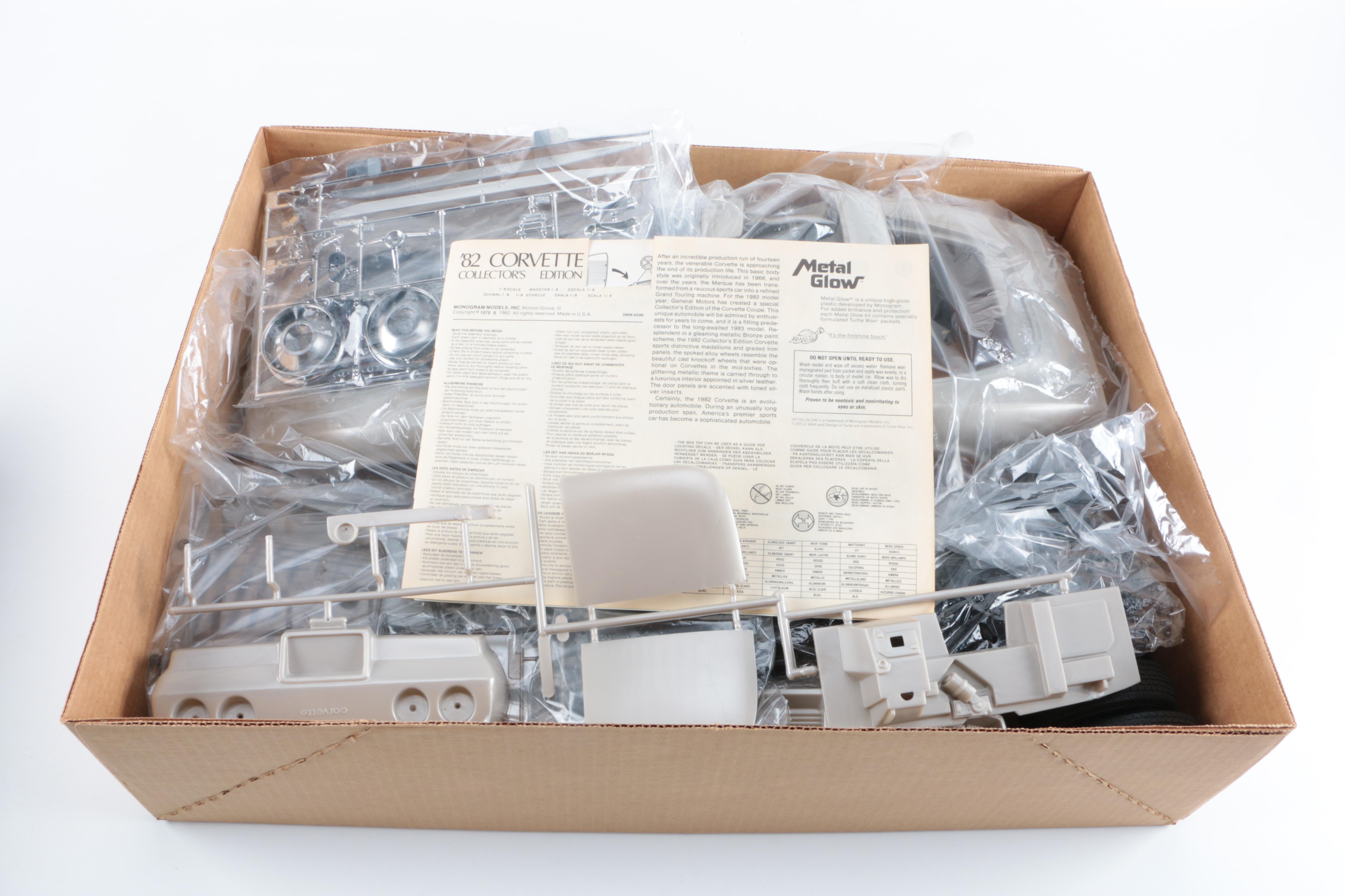 Monogram '82 Corvette Collector's Edition 1:8 Model Kit
