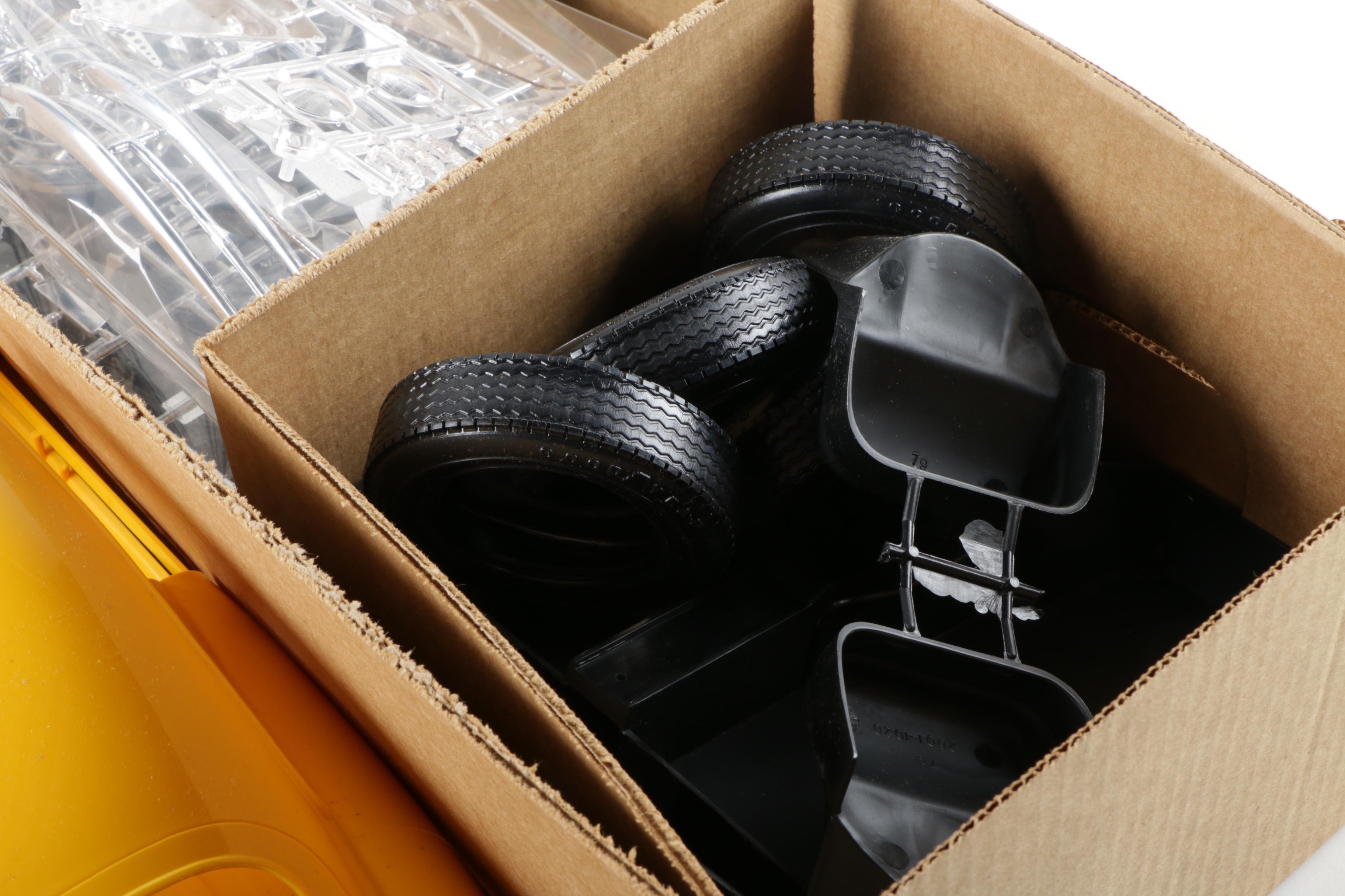 1976 Monogram Jaguar XK-E 1:8 Scale Model Kit