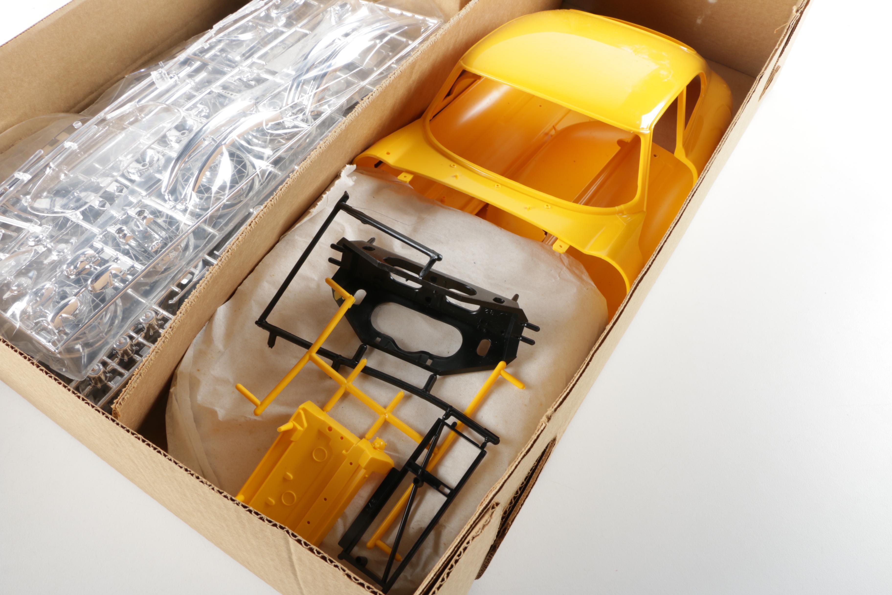 1976 Monogram Jaguar XK-E 1:8 Scale Model Kit